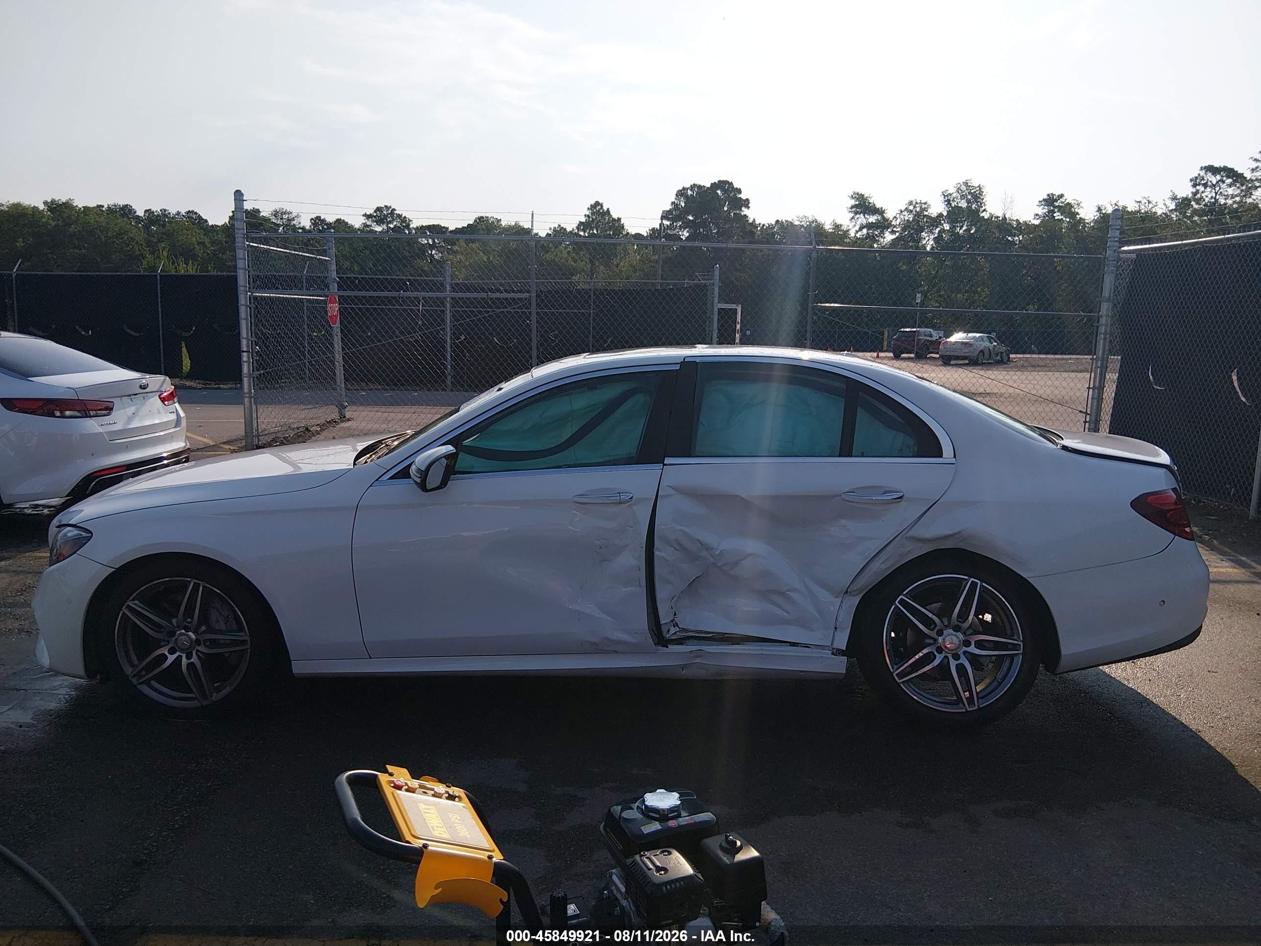2017 Mercedes-benz E 300   White vin: WDDZF4JB1HA204072