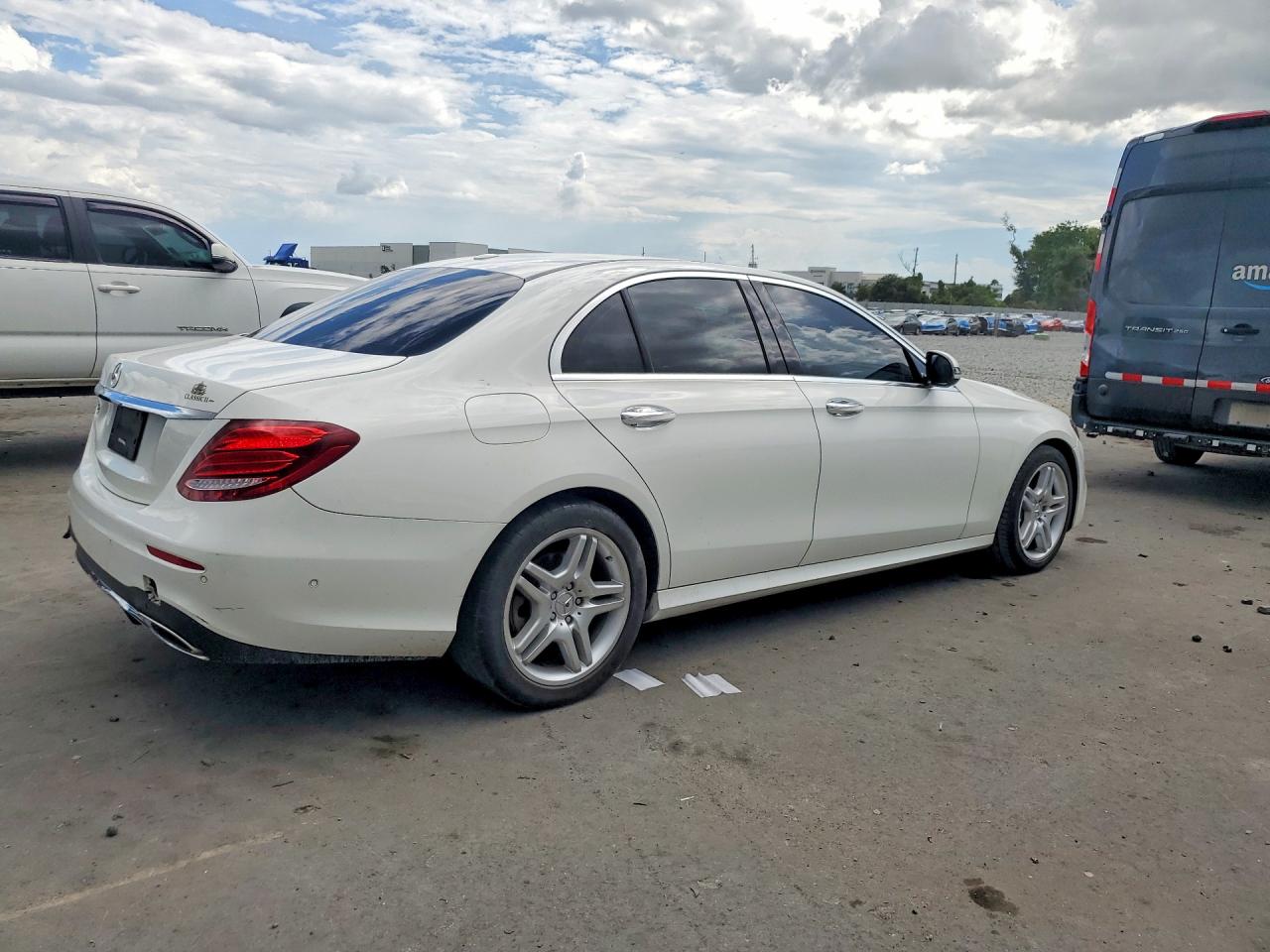 2017 Mercedes-benz E 300 White vin: WDDZF4JB1HA204766