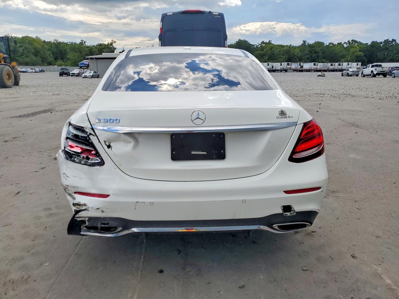 2017 Mercedes-benz E 300 White vin: WDDZF4JB1HA204766