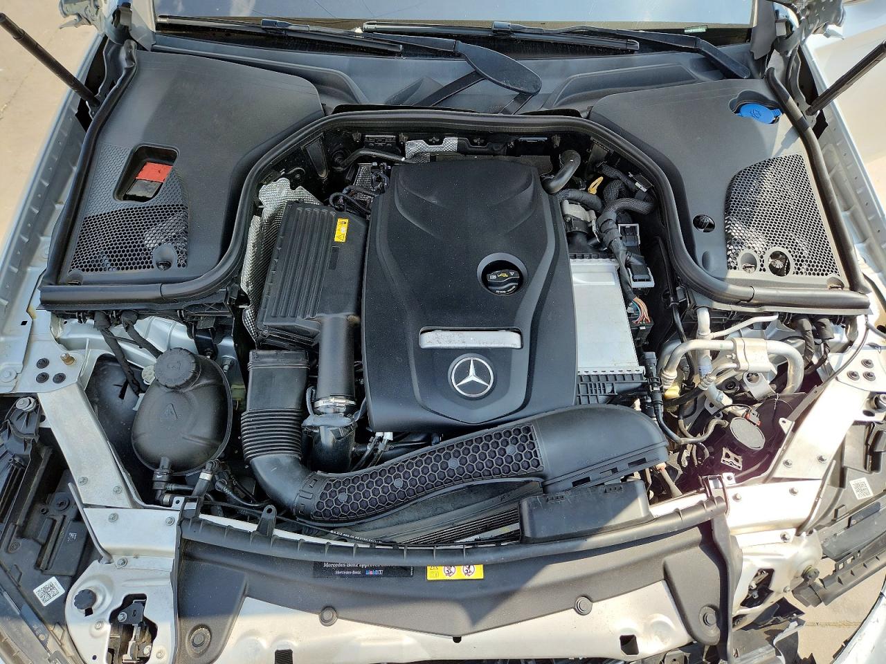 2018 Mercedes-benz E 300 Silver vin: WDDZF4JB1JA394106