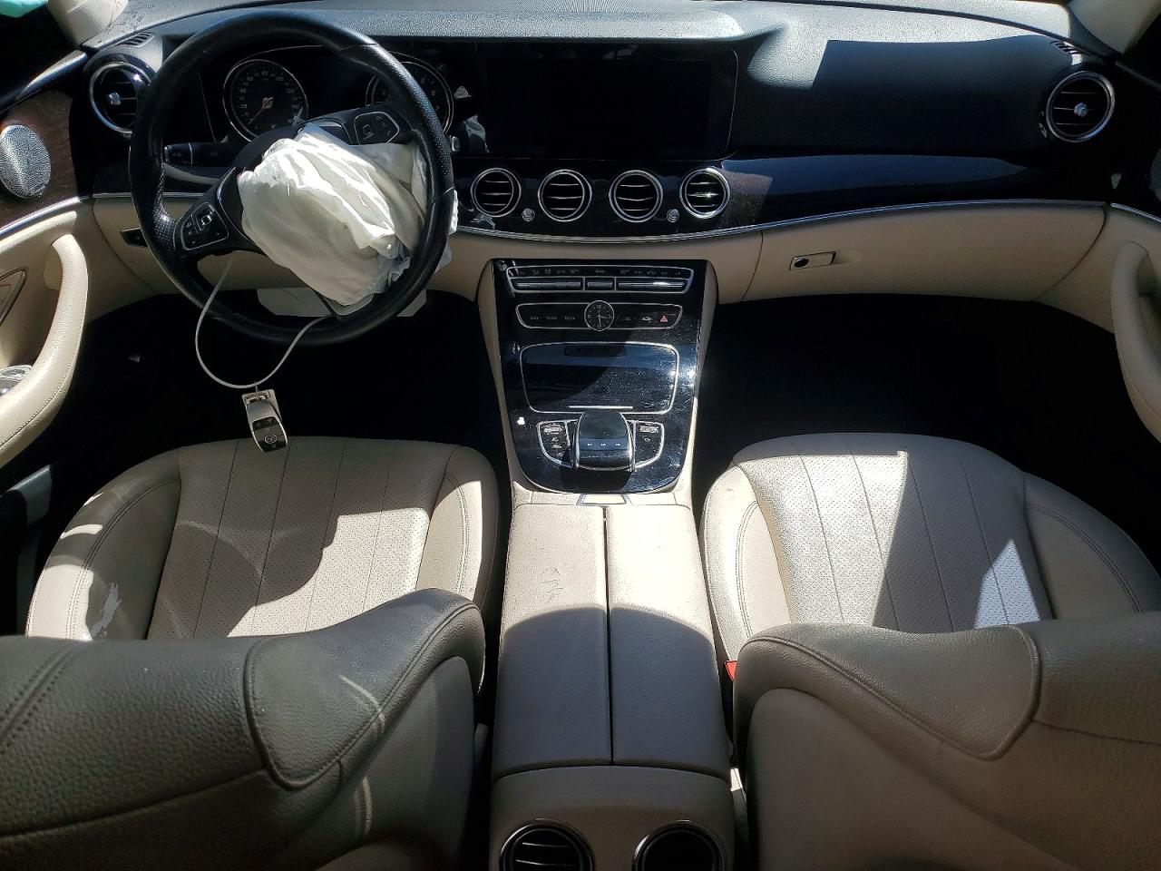 2018 Mercedes-benz E 300 Синий vin: WDDZF4JB1JA446432