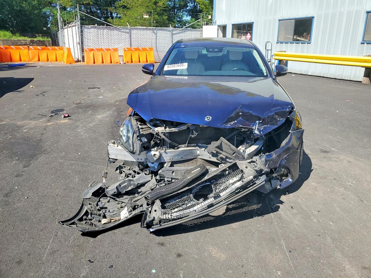 2018 Mercedes-benz E 300 Синий vin: WDDZF4JB1JA446432