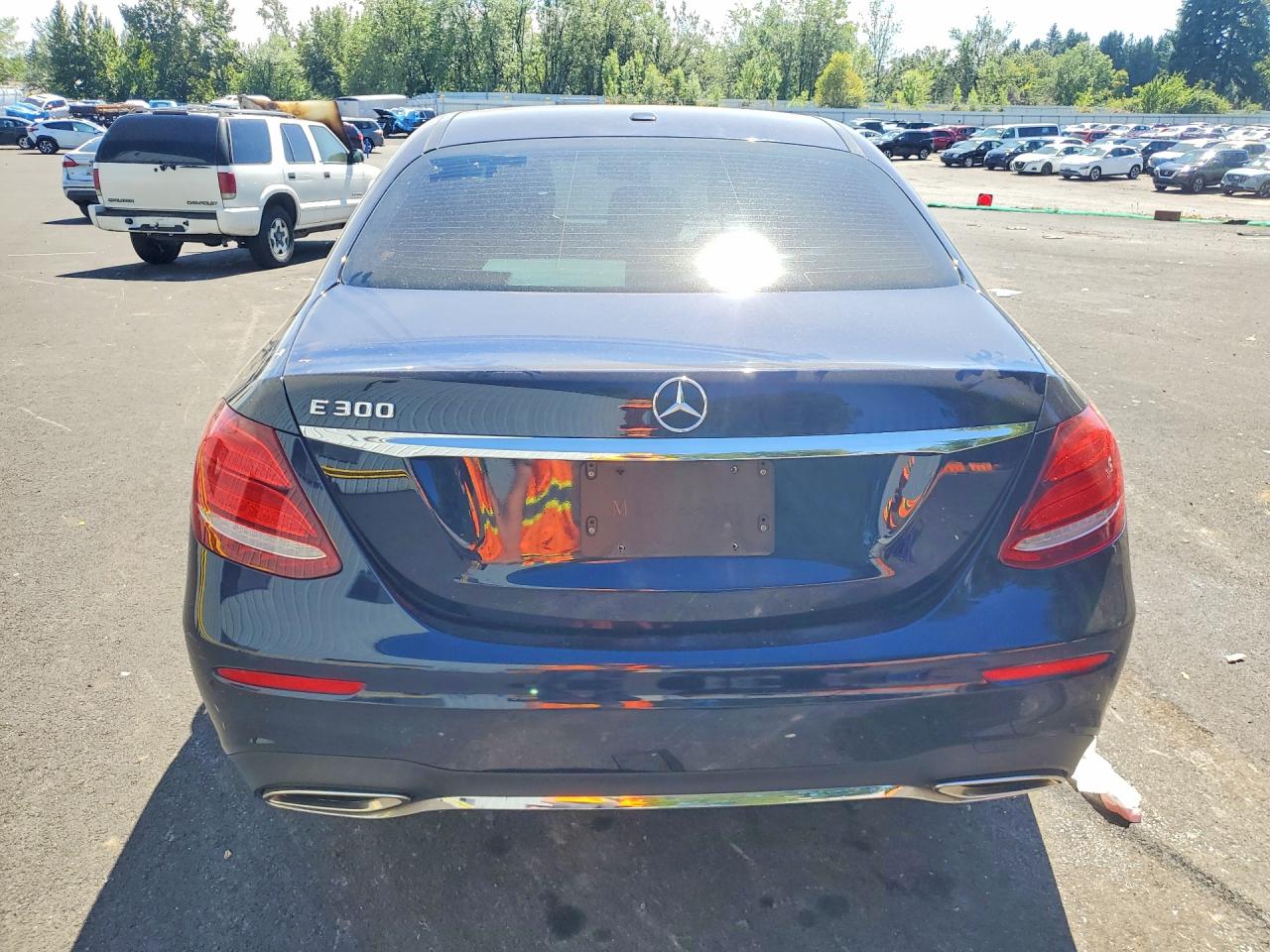 2018 Mercedes-benz E 300 Синий vin: WDDZF4JB1JA446432