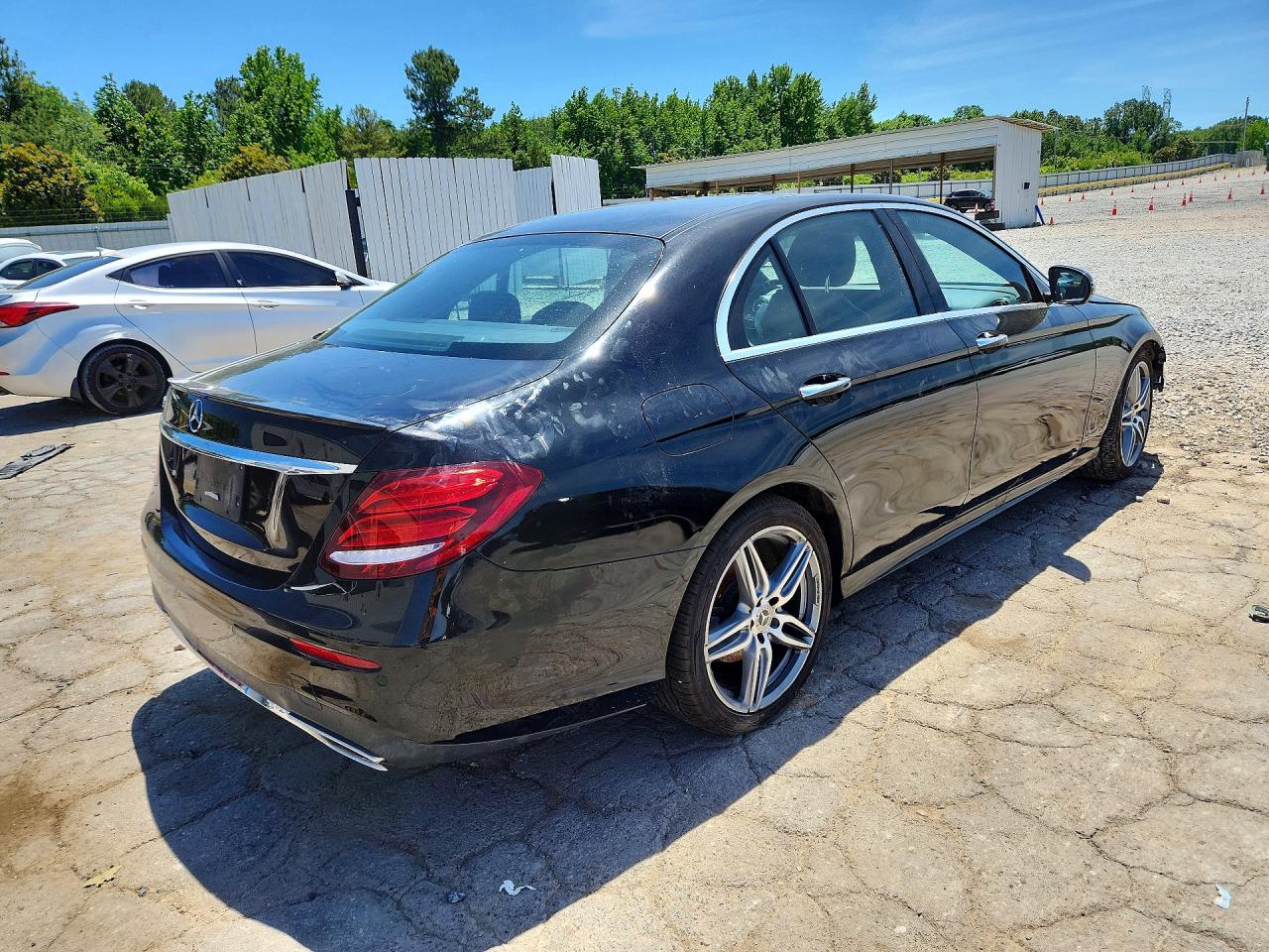 2018 Mercedes-benz E 300 Black vin: WDDZF4JB2JA388315