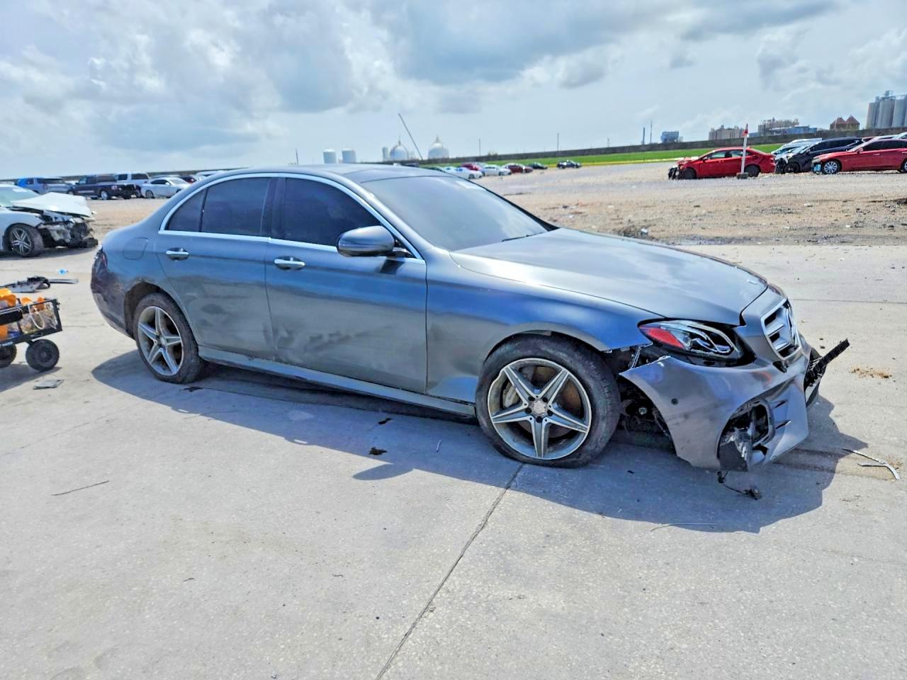 2017 Mercedes-benz E 300 Серый vin: WDDZF4JB3HA012796