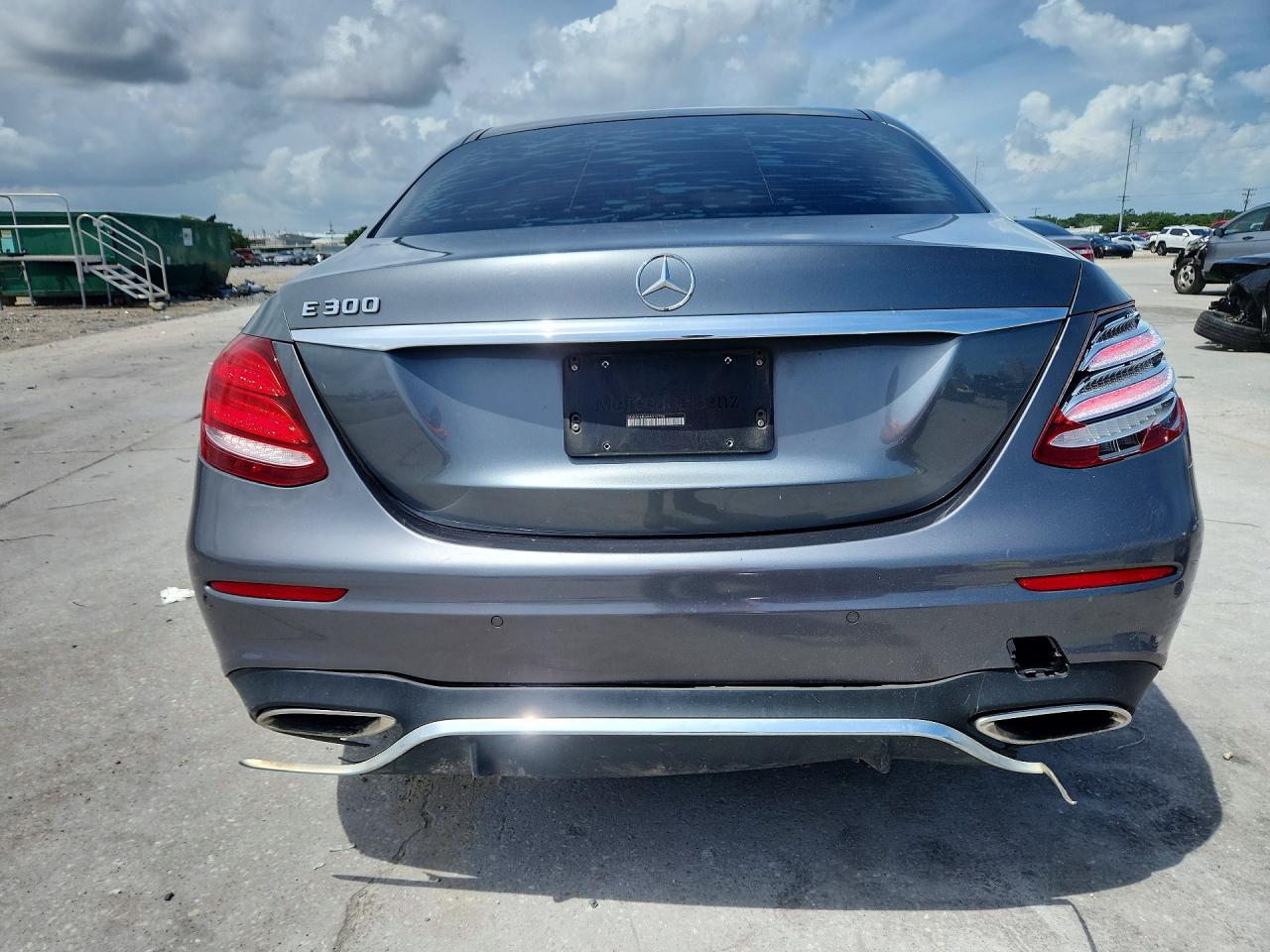 2017 Mercedes-benz E 300 Серый vin: WDDZF4JB3HA012796