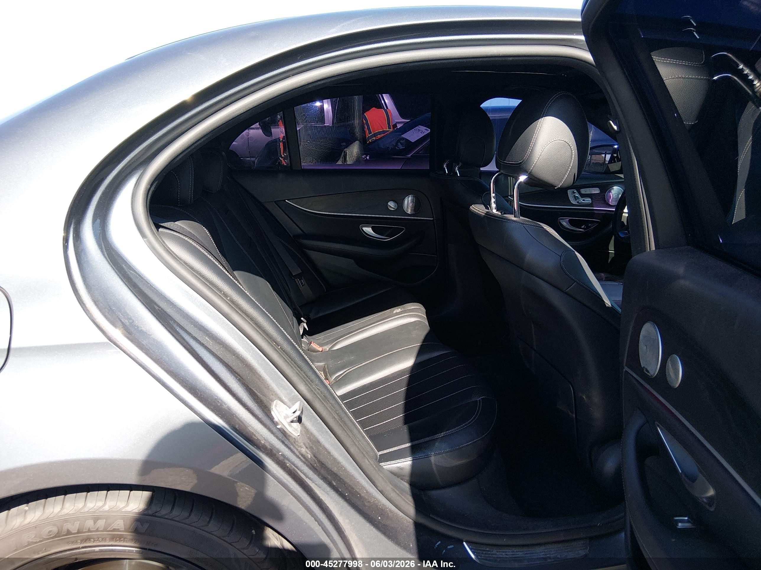 2017 Mercedes-benz E 300   Серый vin: WDDZF4JB4HA024732