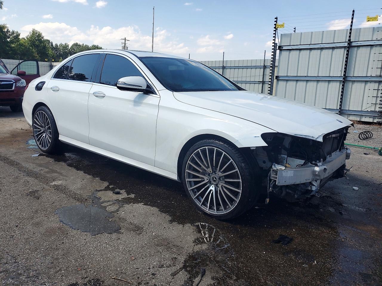 2017 Mercedes-benz E 300 White vin: WDDZF4JB4HA098698