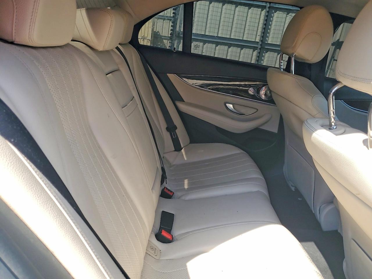 2017 Mercedes-benz E 300 White vin: WDDZF4JB4HA098698