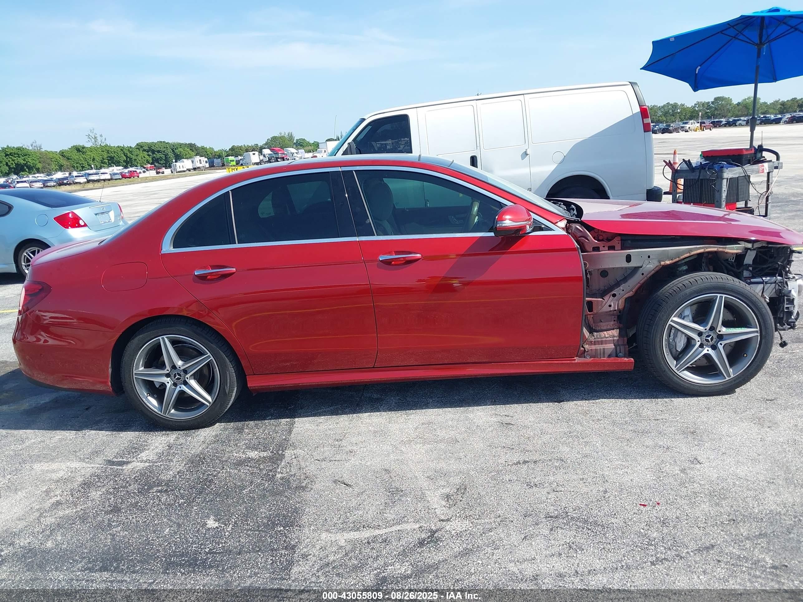 2018 Mercedes-benz E 300   Red vin: WDDZF4JB4JA304432