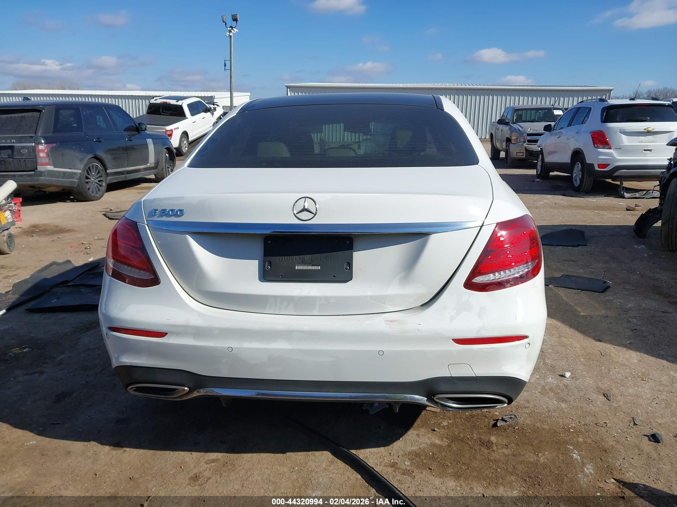 2017 Mercedes-benz E 300   White vin: WDDZF4JB5HA027607