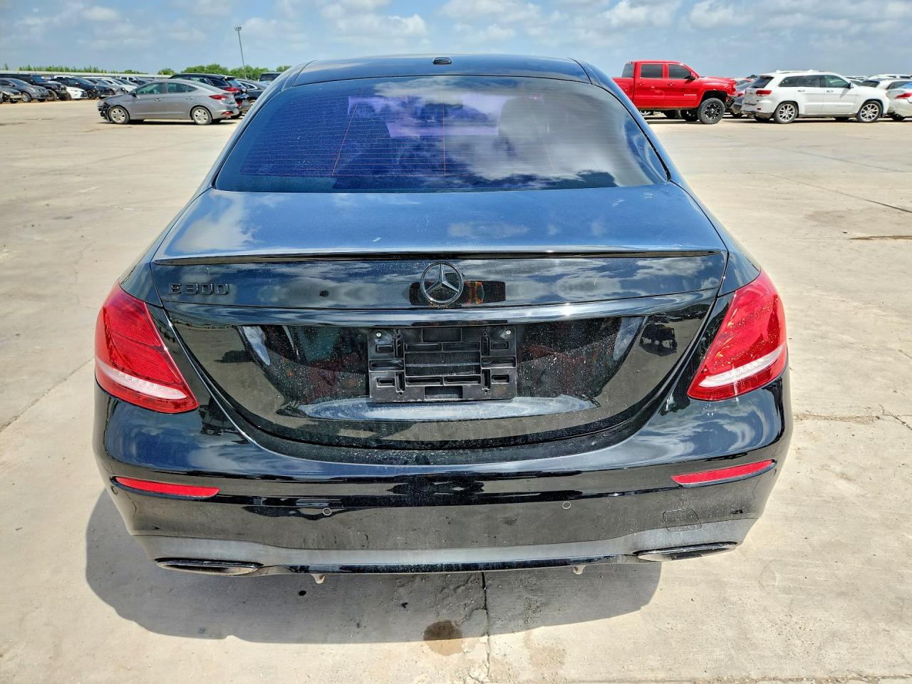 2018 Mercedes-benz E 300 Black vin: WDDZF4JB5JA359035