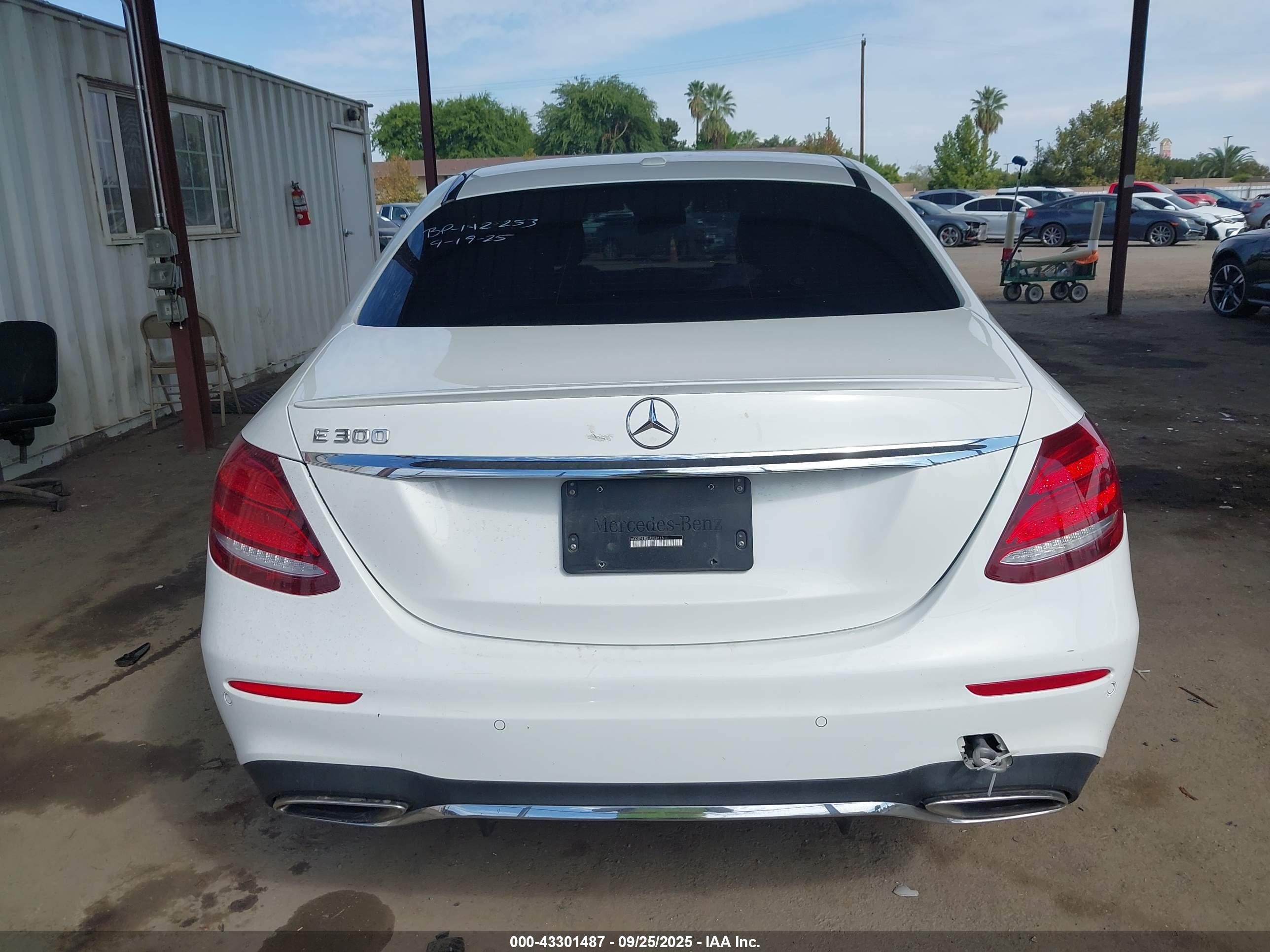 2018 Mercedes-benz E 300   White vin: WDDZF4JB5JA388115