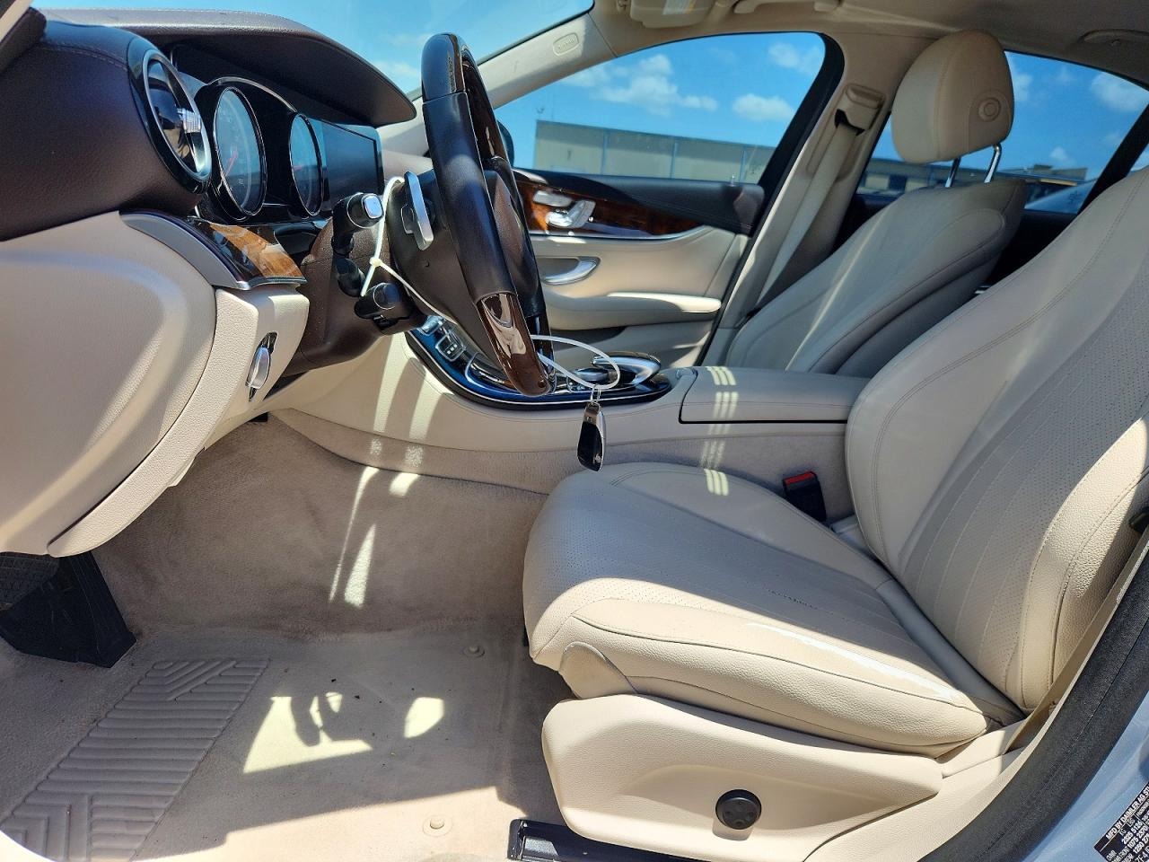 2017 Mercedes-benz E 300 Silver vin: WDDZF4JB6HA205802