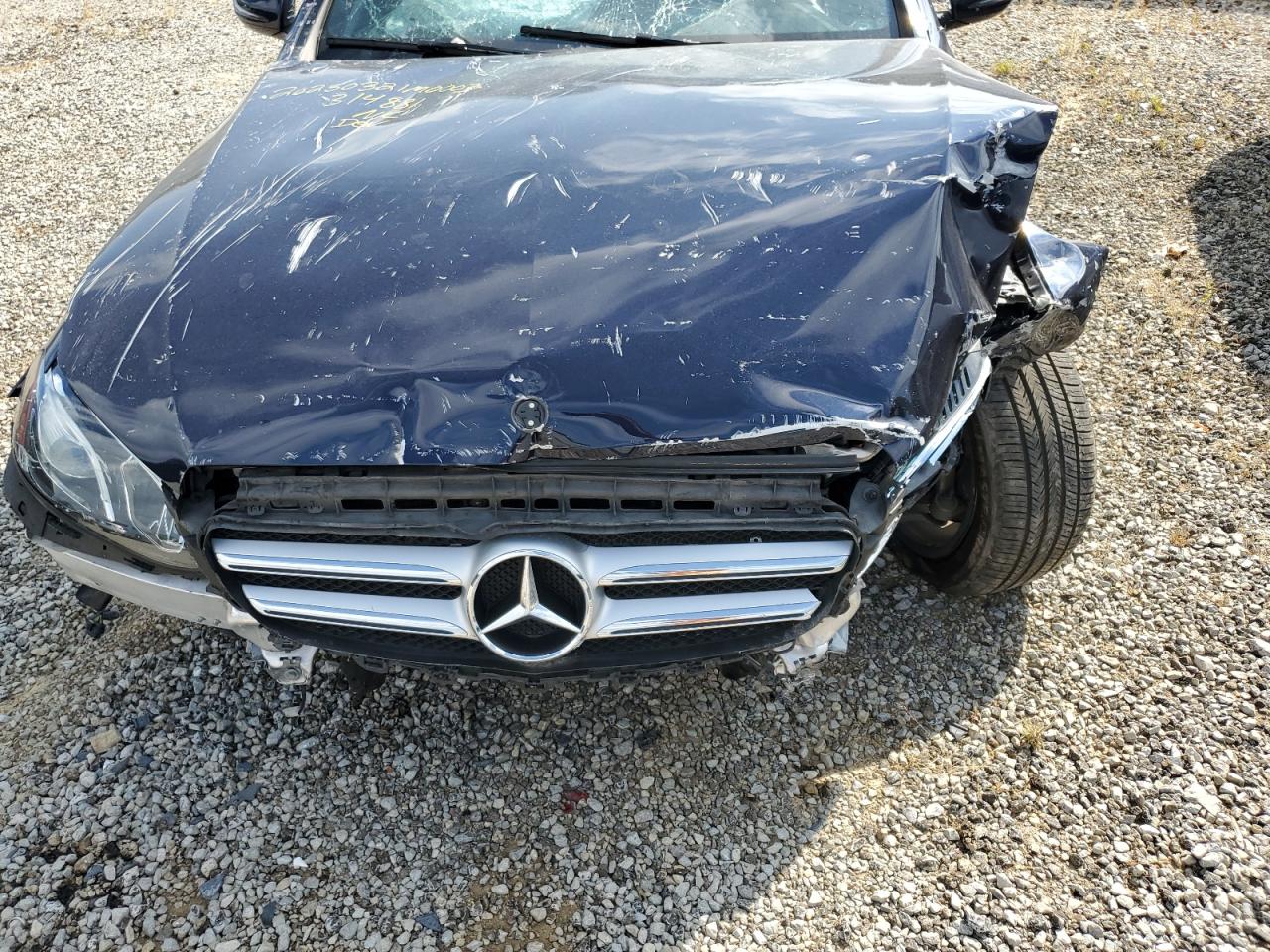 2018 Mercedes-benz E 300 Синий vin: WDDZF4JB6JA314881