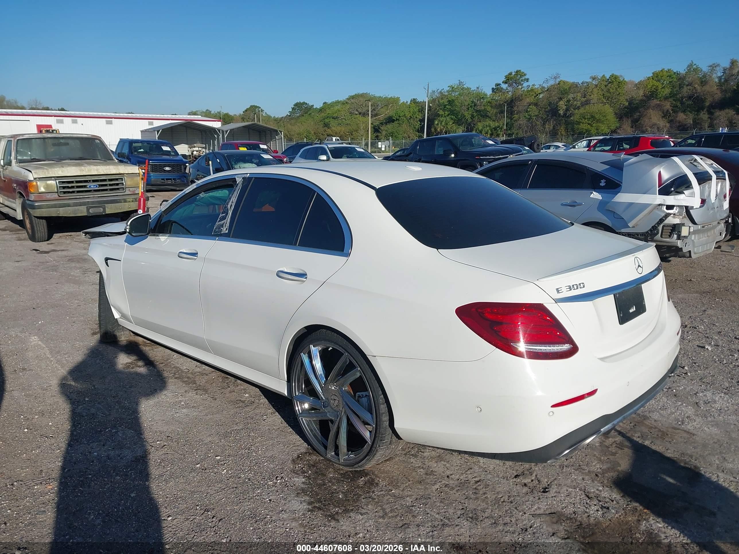 2017 Mercedes-benz E 300   White vin: WDDZF4JB7HA057515