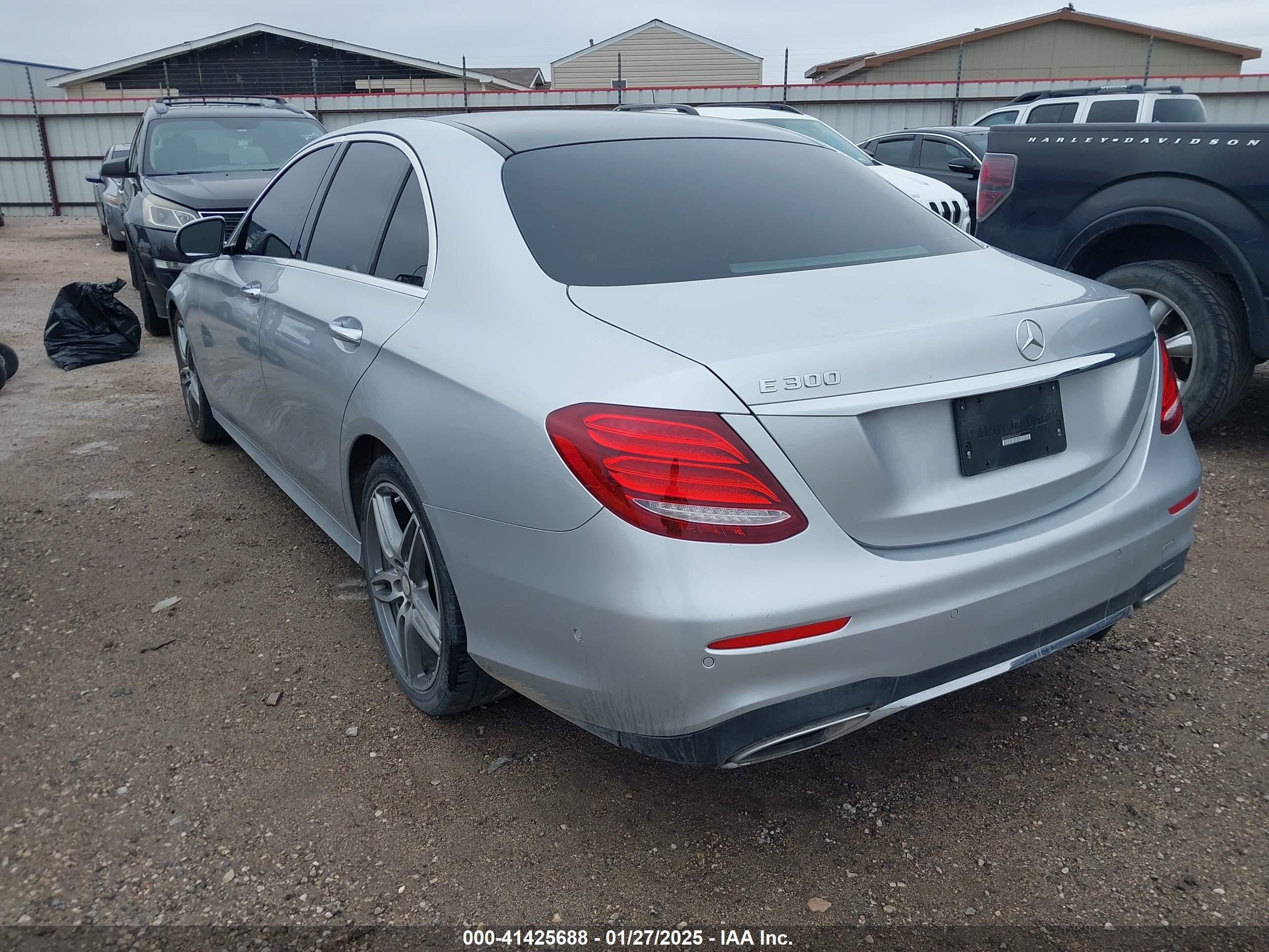 2017 Mercedes-benz E 300   Silver vin: WDDZF4JB7HA204027