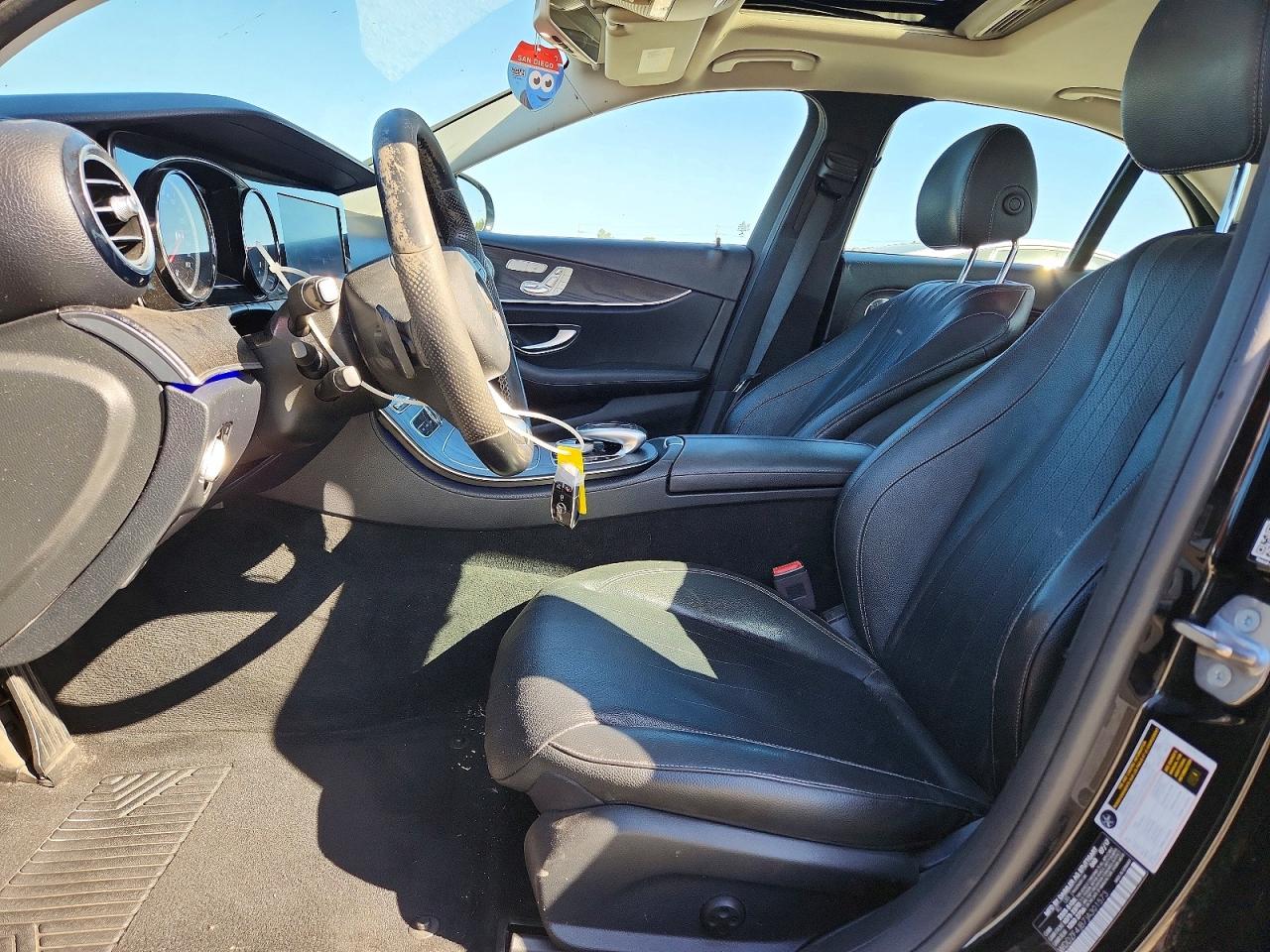 2018 Mercedes-benz E 300 Black vin: WDDZF4JB7JA301573
