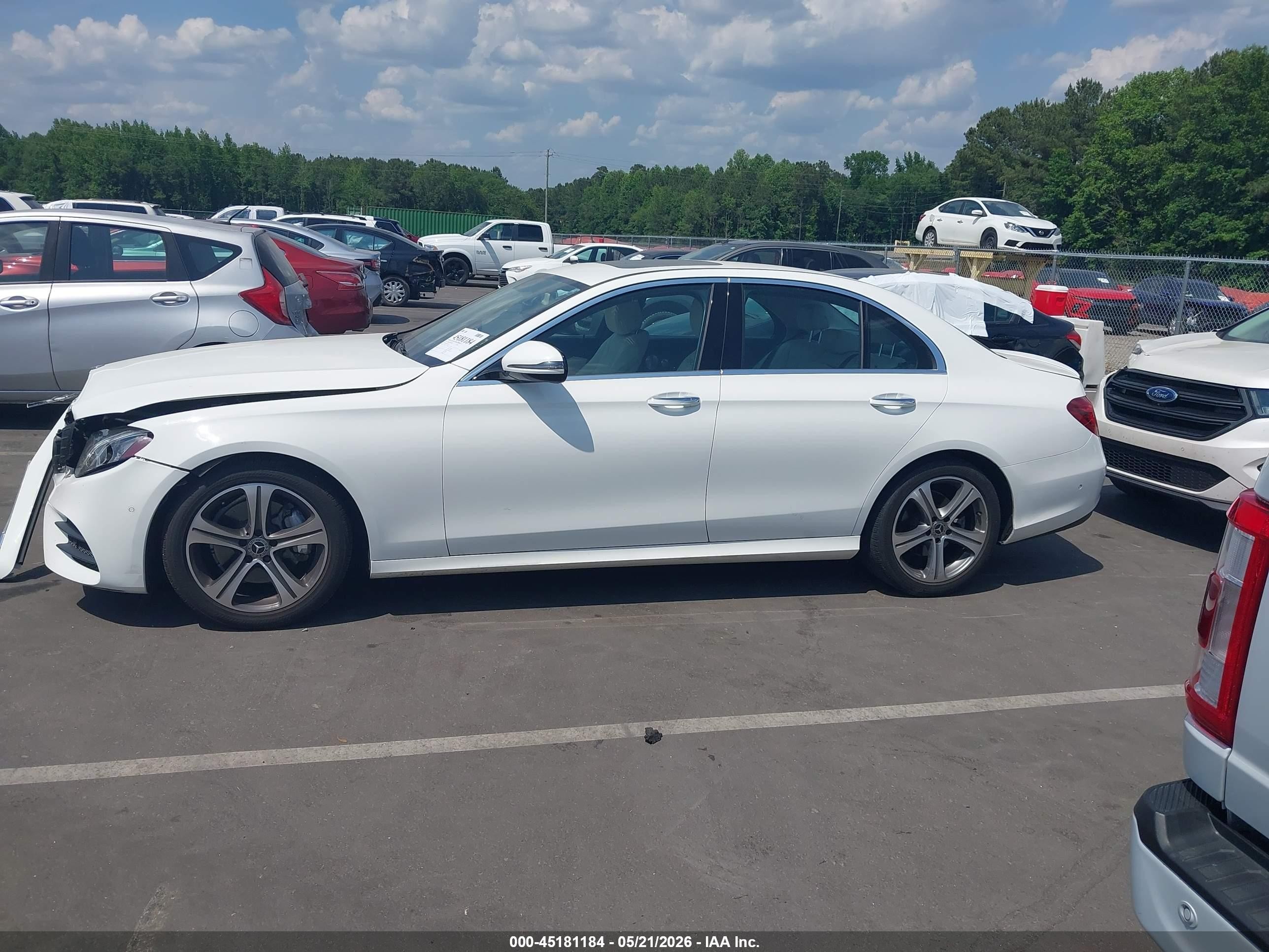2018 Mercedes-benz E 300   Белый vin: WDDZF4JB7JA331785