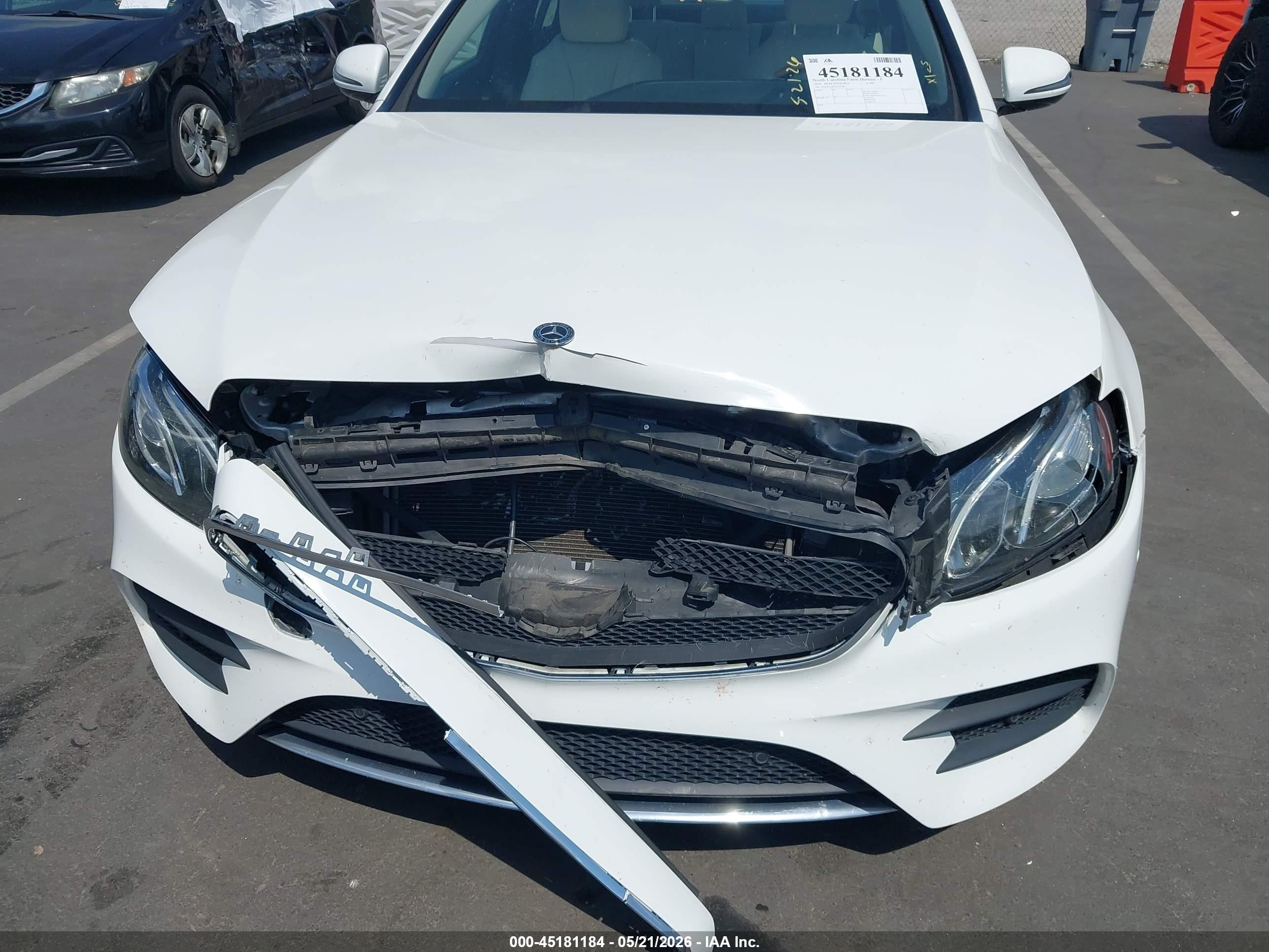 2018 Mercedes-benz E 300   Белый vin: WDDZF4JB7JA331785