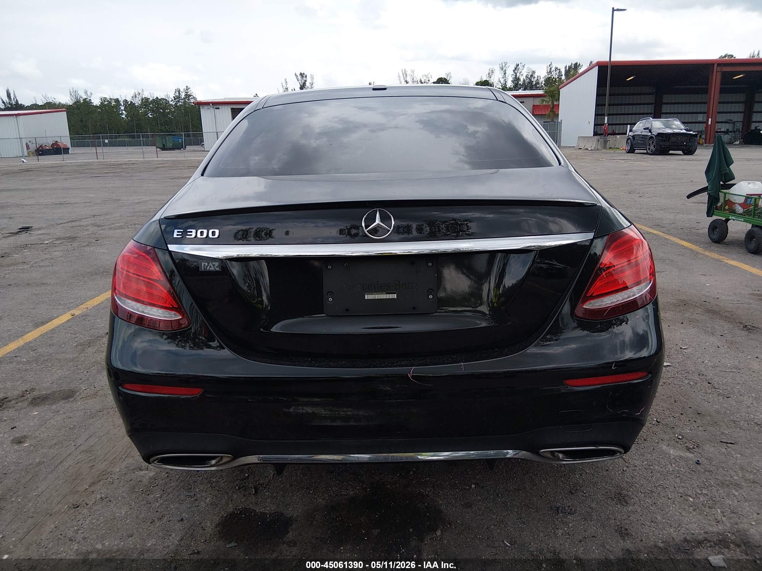 2017 Mercedes-benz E 300   Black vin: WDDZF4JB8HA056308