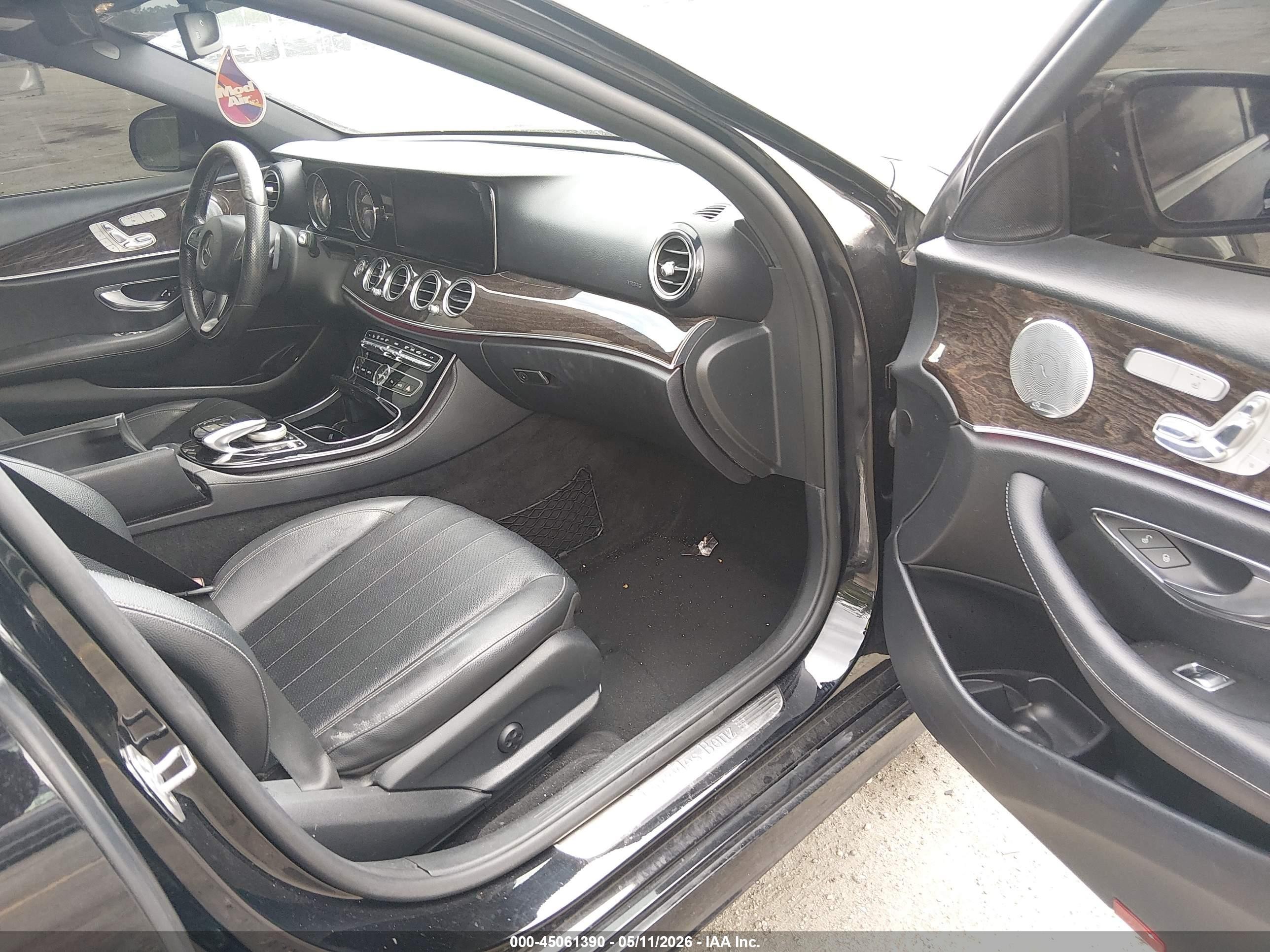 2017 Mercedes-benz E 300   Black vin: WDDZF4JB8HA056308