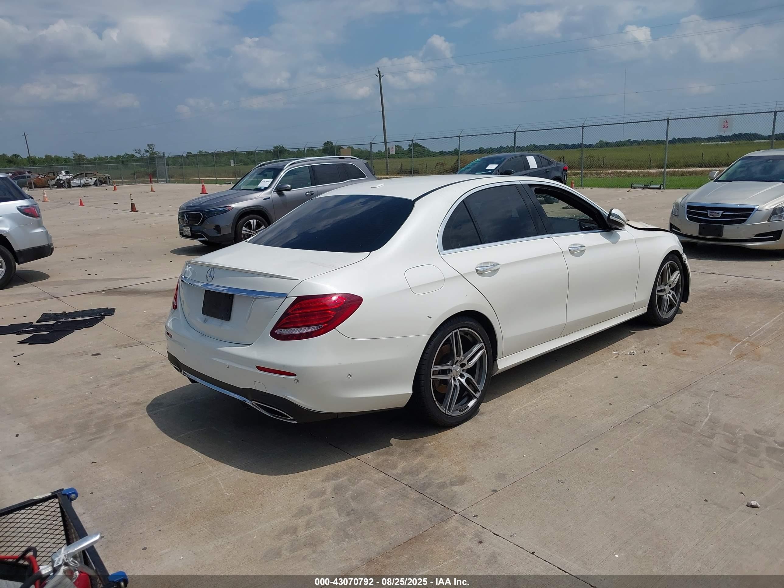 2017 Mercedes-benz E 300   Белый vin: WDDZF4JB9HA152738
