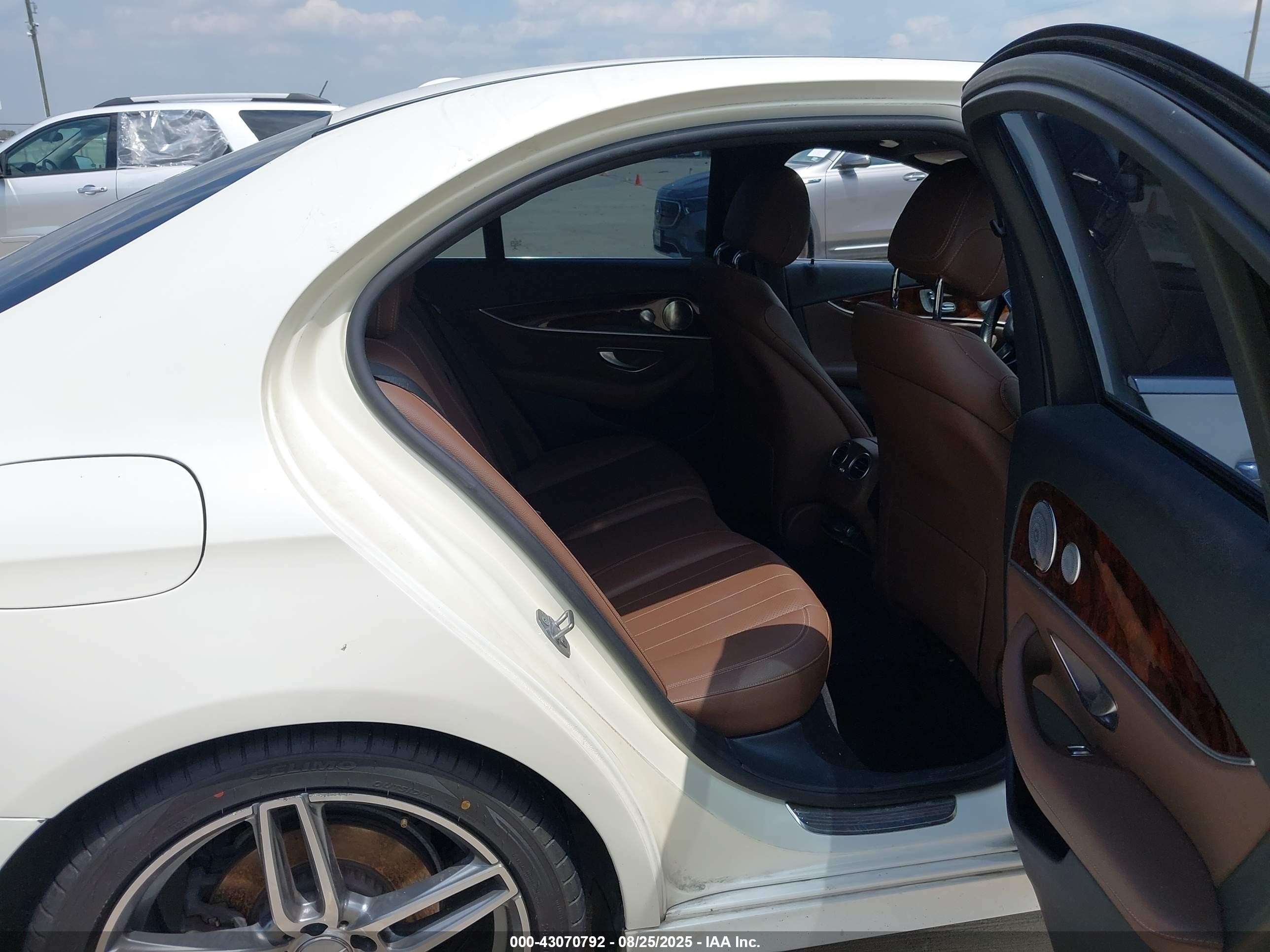 2017 Mercedes-benz E 300   Белый vin: WDDZF4JB9HA152738