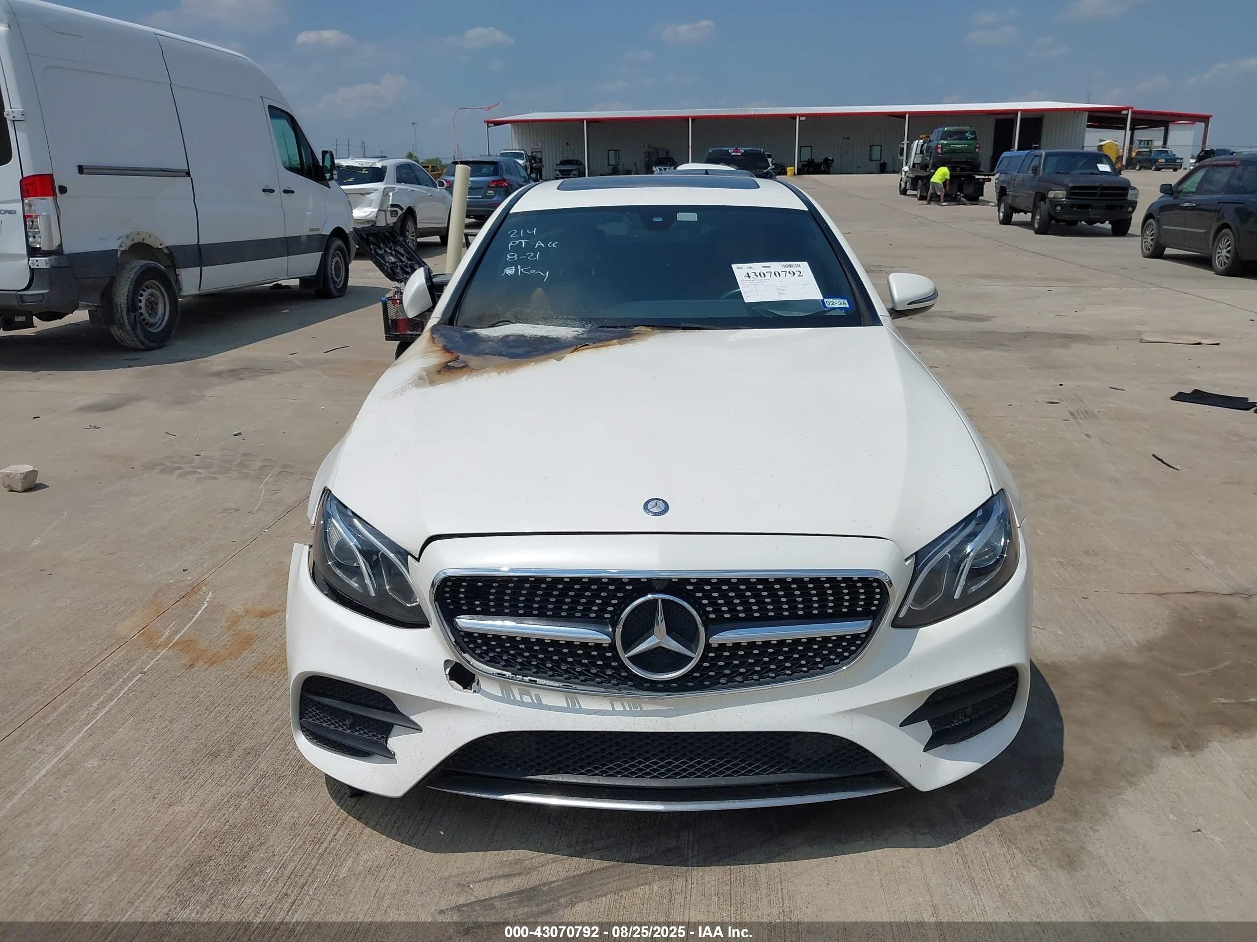 2017 Mercedes-benz E 300   Белый vin: WDDZF4JB9HA152738