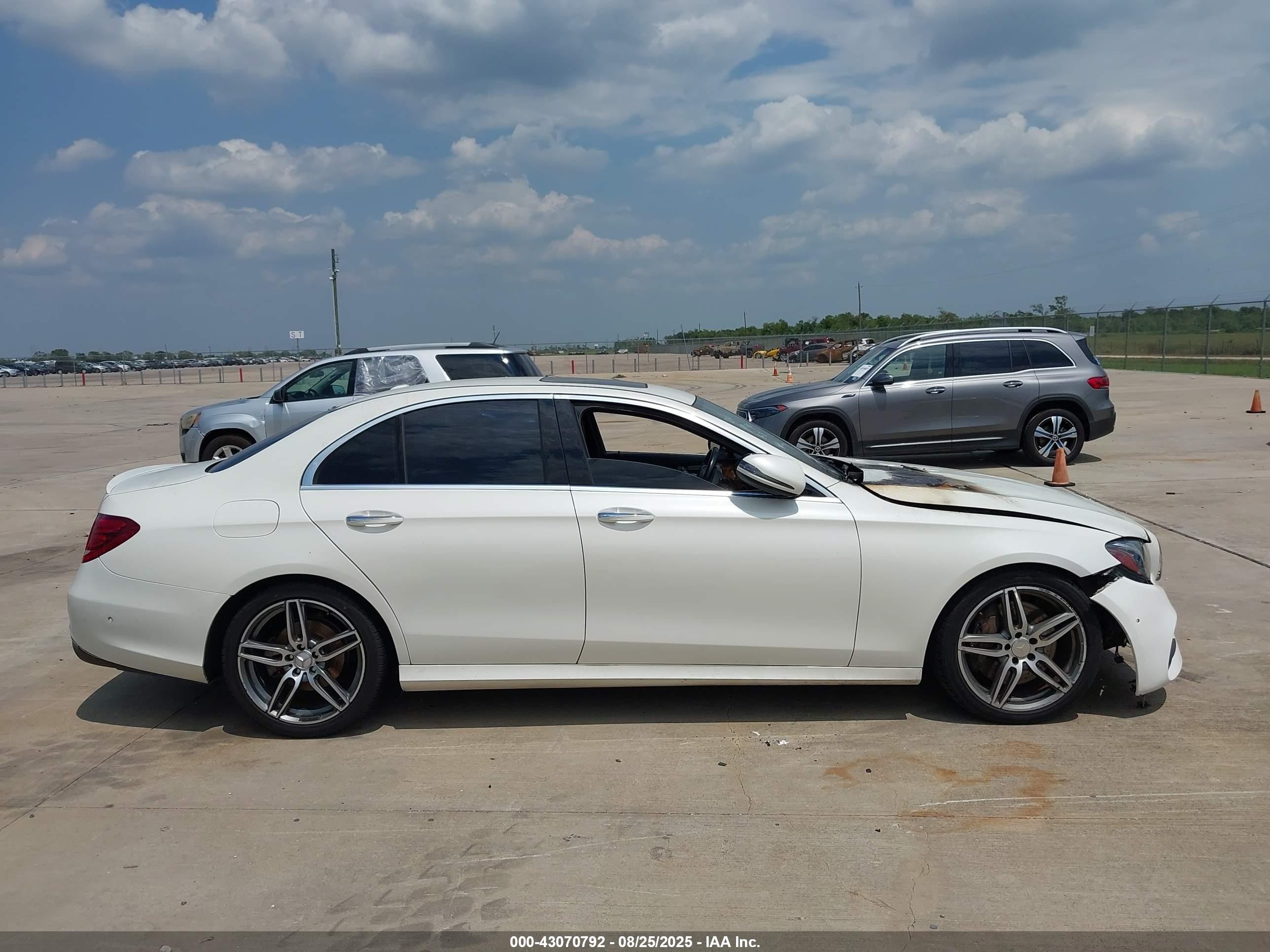 2017 Mercedes-benz E 300   Белый vin: WDDZF4JB9HA152738