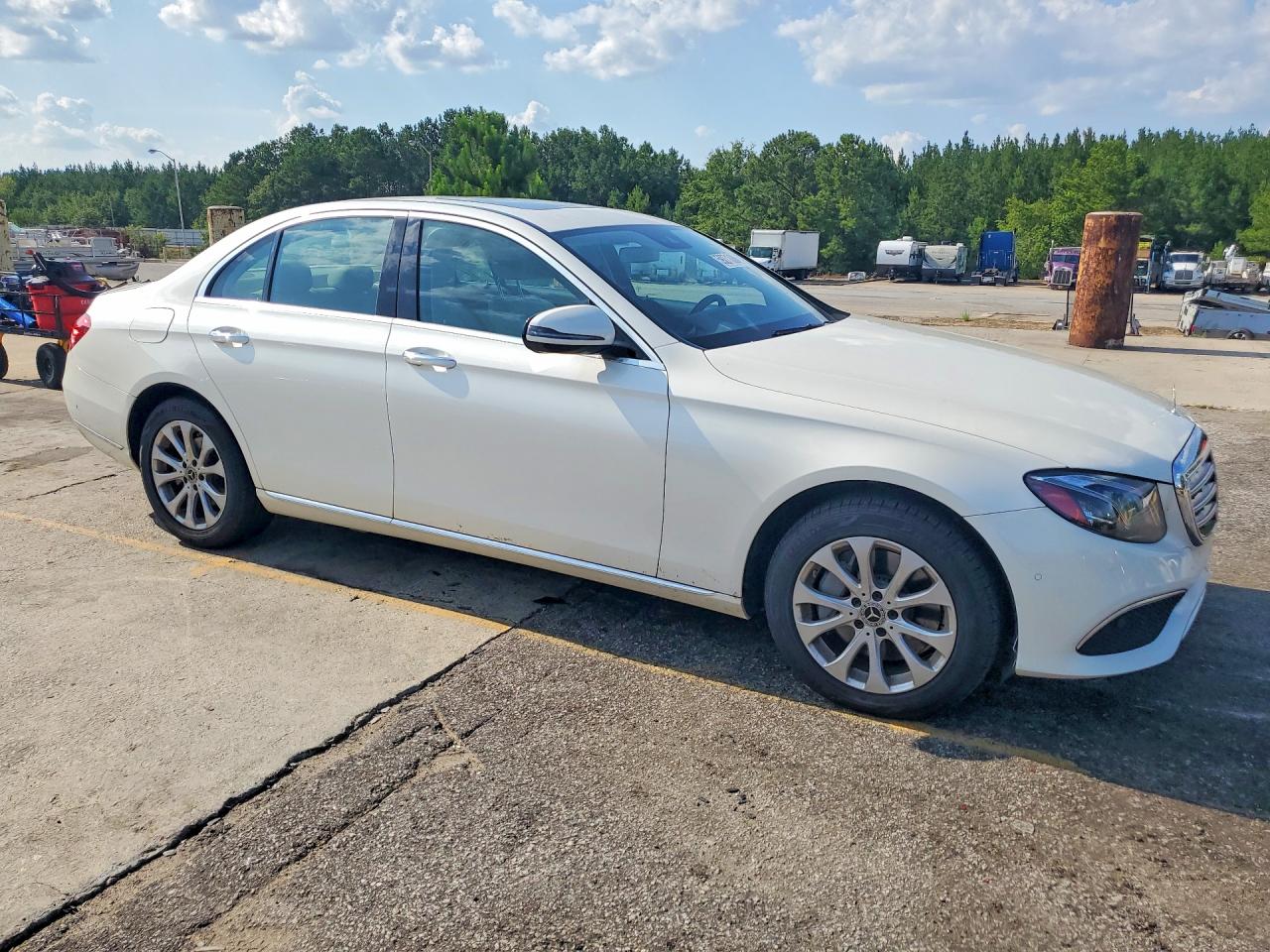 2017 Mercedes-benz E 300 White vin: WDDZF4JB9HA280400