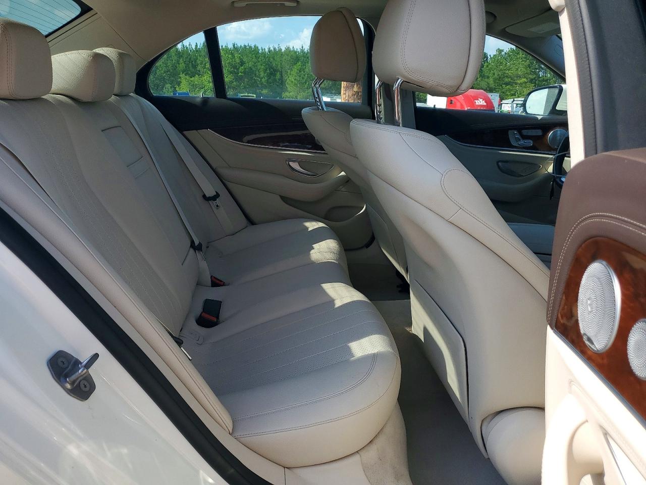 2017 Mercedes-benz E 300 White vin: WDDZF4JB9HA280400