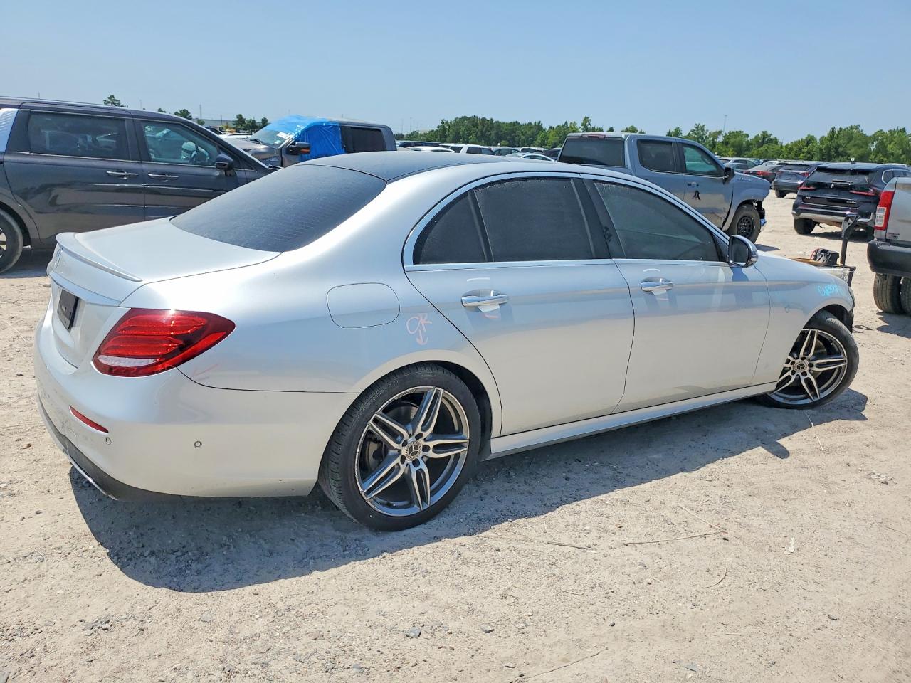 2018 Mercedes-benz E 300 Silver vin: WDDZF4JB9JA354386