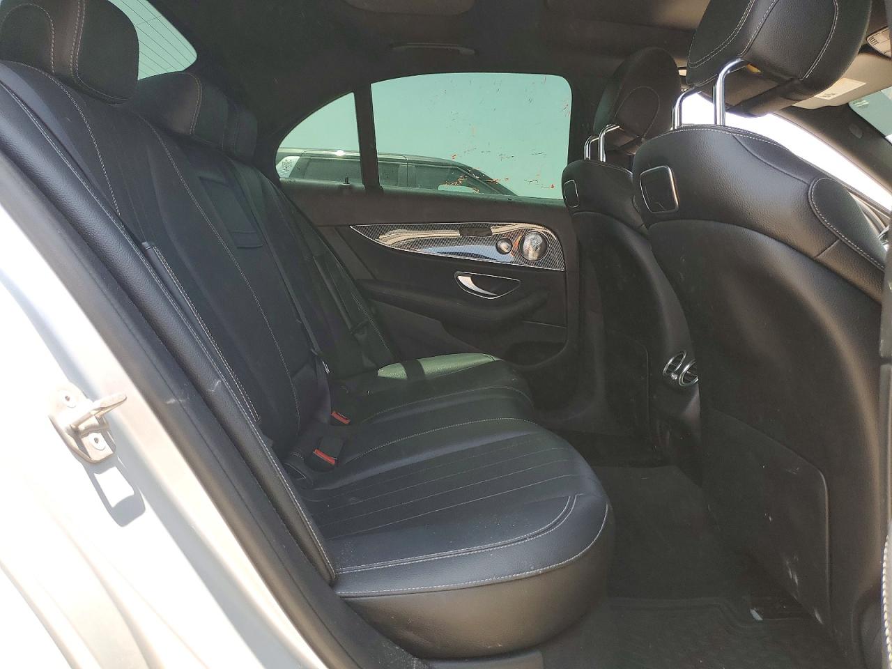 2018 Mercedes-benz E 300 Silver vin: WDDZF4JB9JA354386