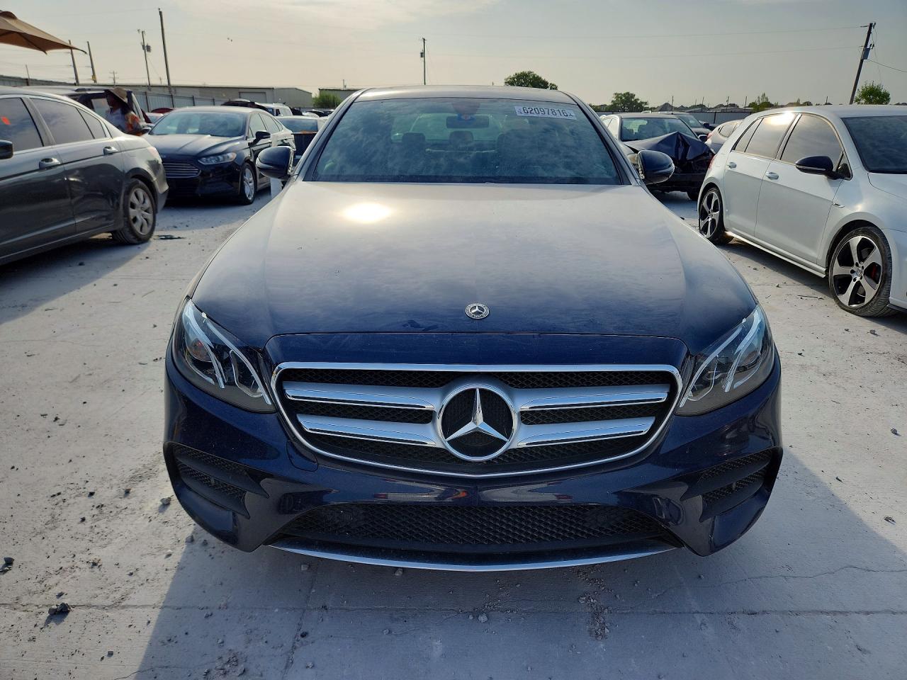 2019 Mercedes-benz E 300 Blue vin: WDDZF4JBXKA609516