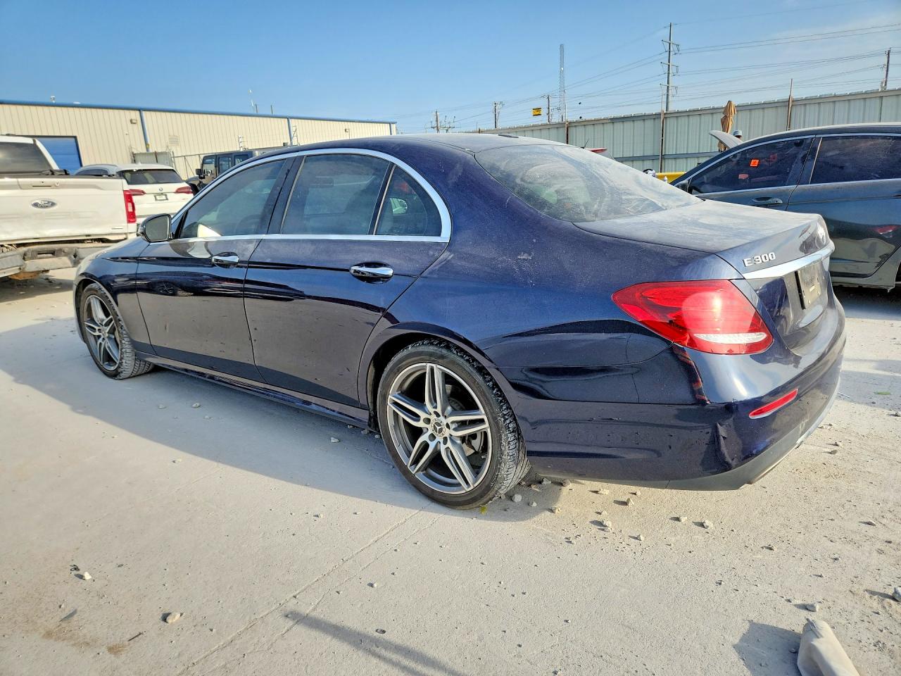 2019 Mercedes-benz E 300 Blue vin: WDDZF4JBXKA609516