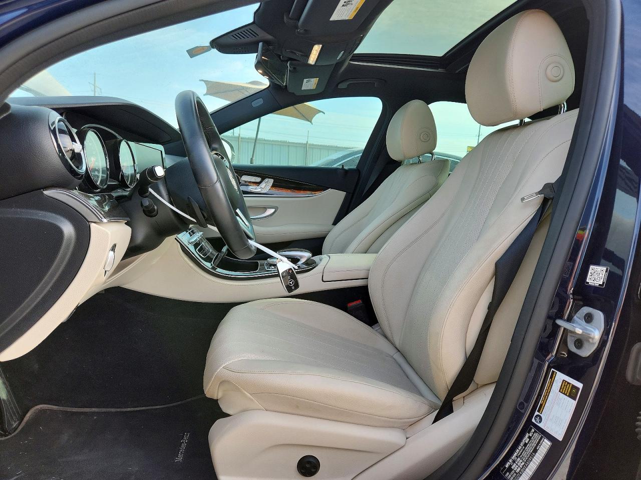 2019 Mercedes-benz E 300 Blue vin: WDDZF4JBXKA609516