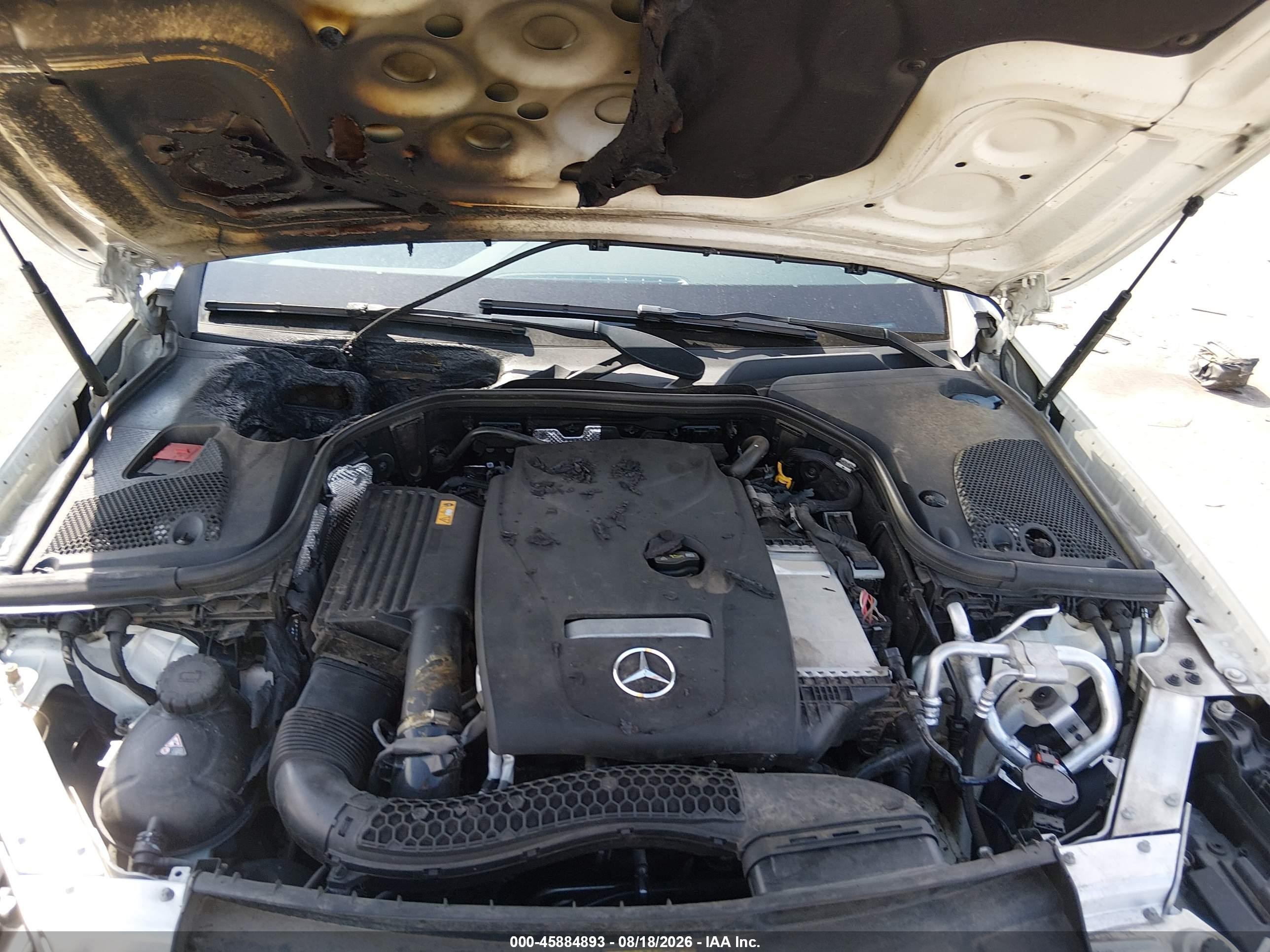 2017 Mercedes-benz E 300 4matic Белый vin: WDDZF4KB0HA172942