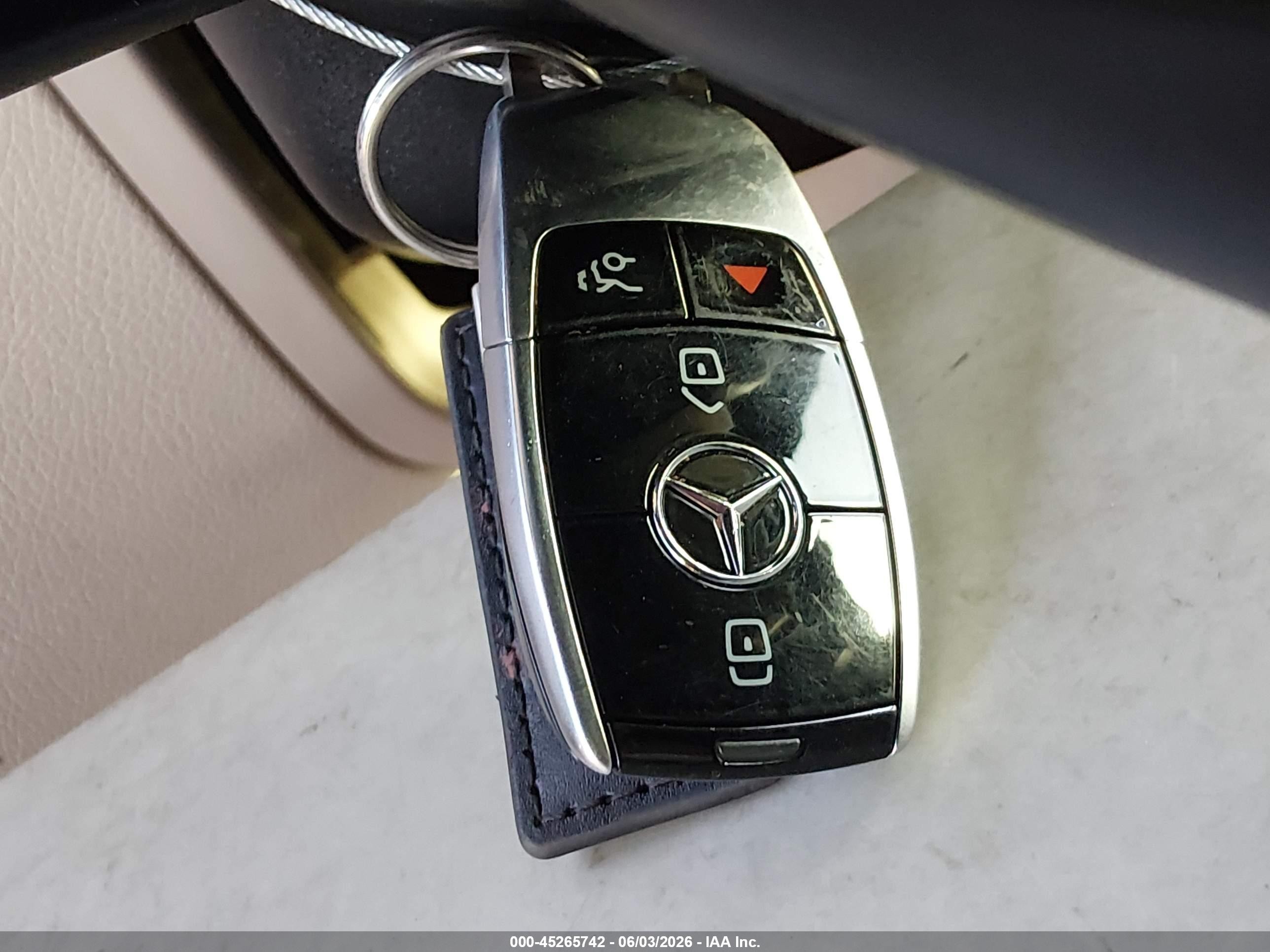 2017 Mercedes-benz E 300 4matic Красный vin: WDDZF4KB0HA197307