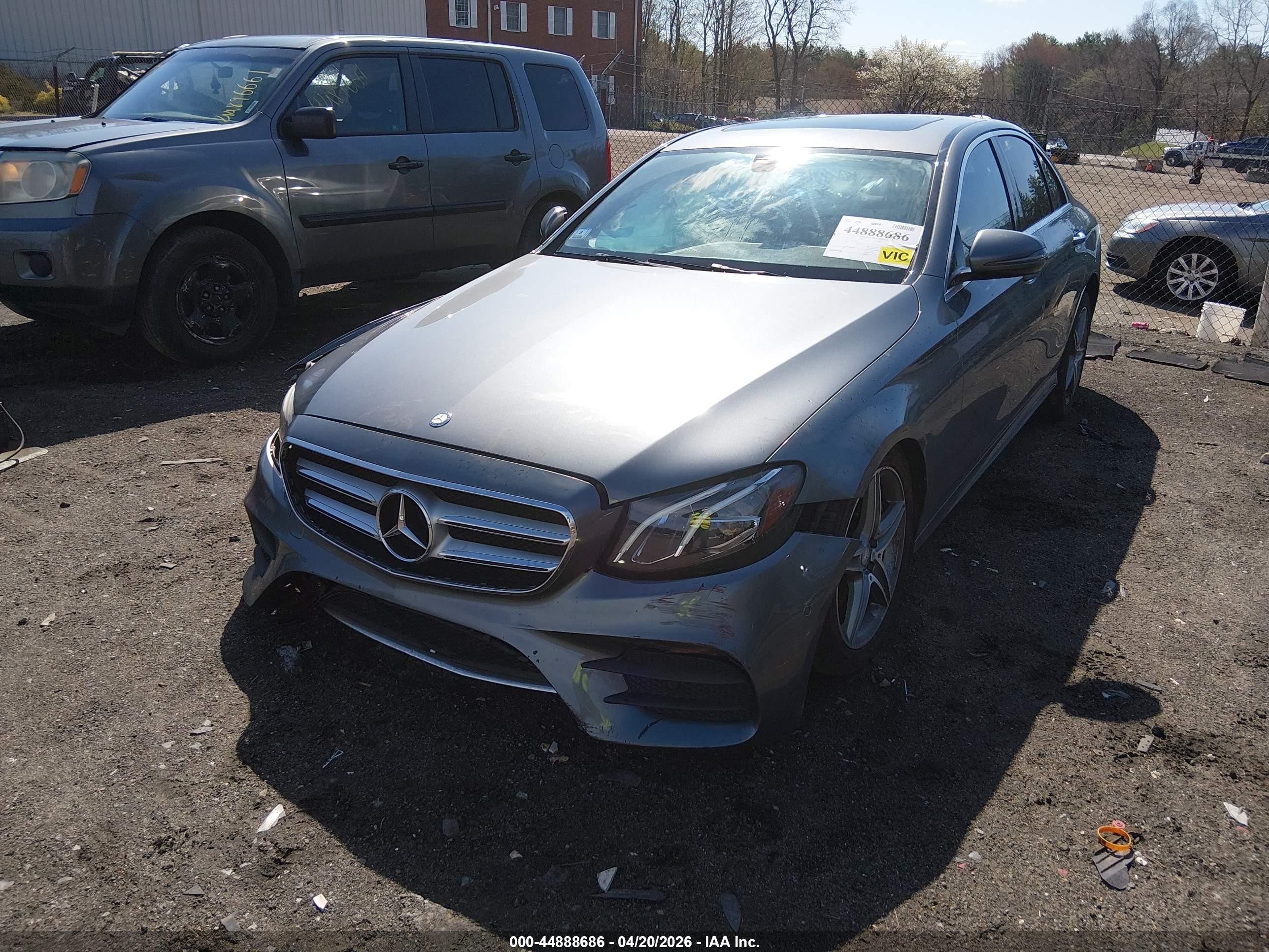 2017 Mercedes-benz E 300 4matic Серый vin: WDDZF4KB3HA219705