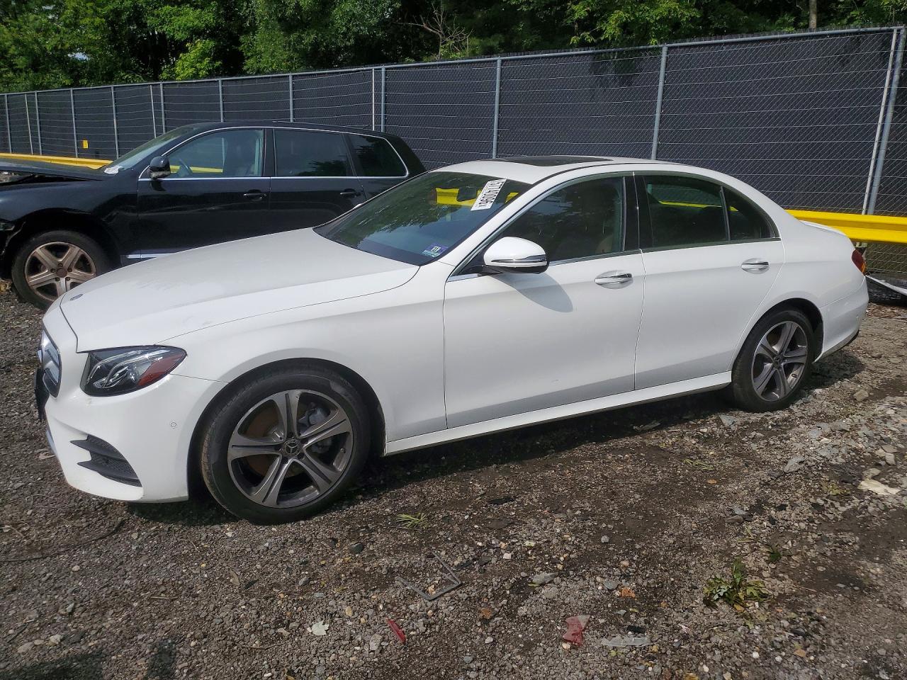 2018 Mercedes-benz E 300 4matic White vin: WDDZF4KB3JA371568