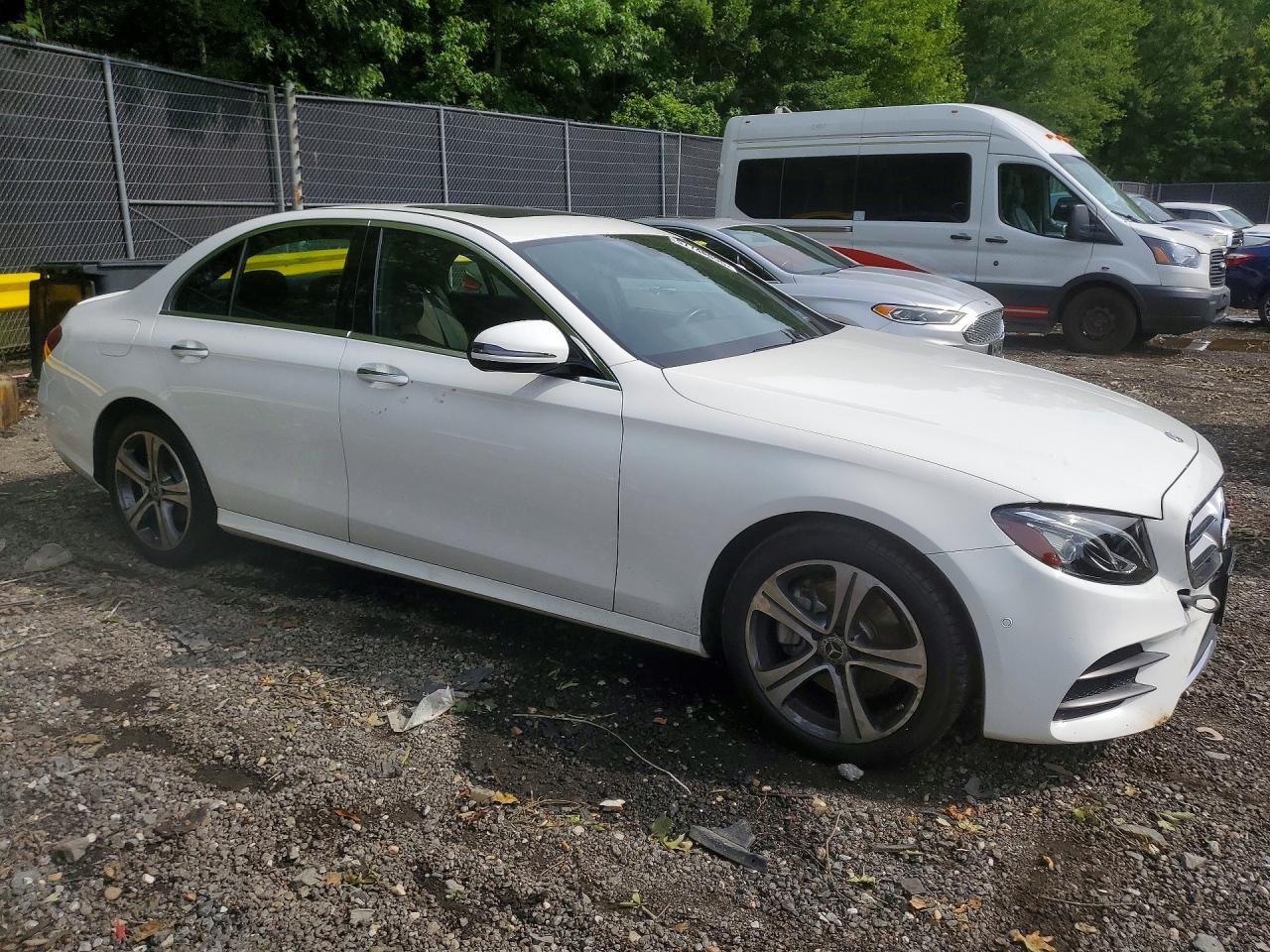 2018 Mercedes-benz E 300 4matic White vin: WDDZF4KB3JA371568