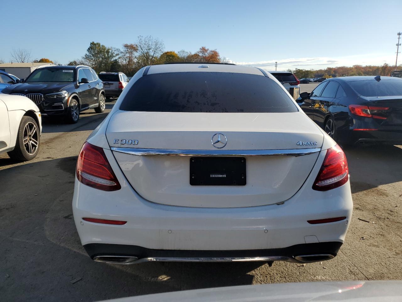 2018 Mercedes-benz E 300 4matic Белый vin: WDDZF4KB3JA467832
