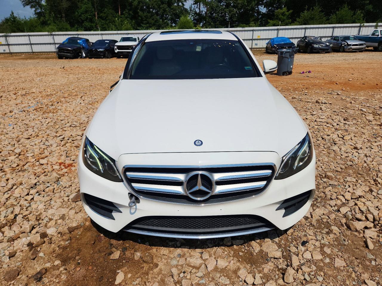 2017 Mercedes-benz 300 White vin: WDDZF4KB4HA065702