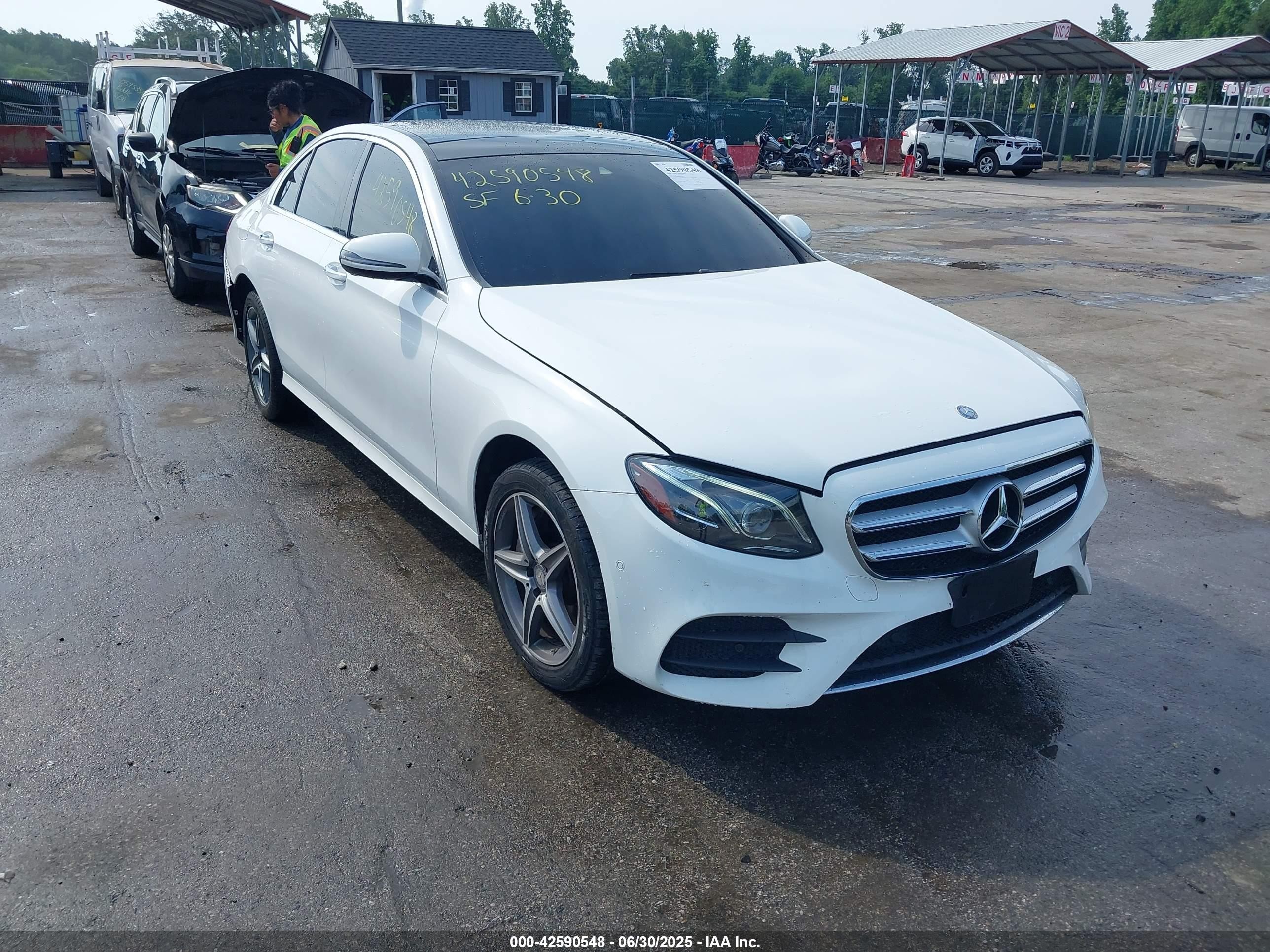 2017 Mercedes-benz E 300 4matic White vin: WDDZF4KB4HA070513