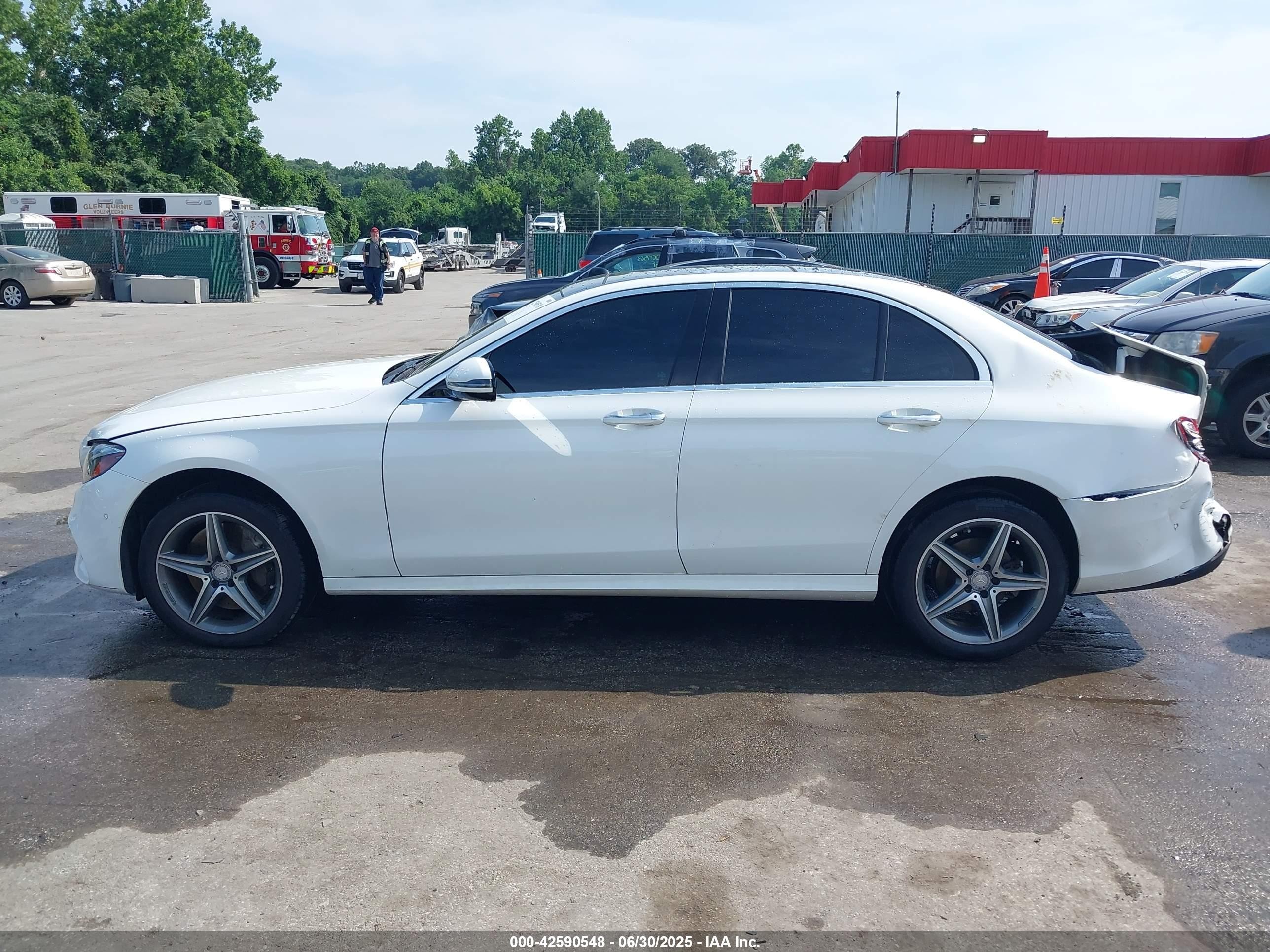 2017 Mercedes-benz E 300 4matic White vin: WDDZF4KB4HA070513