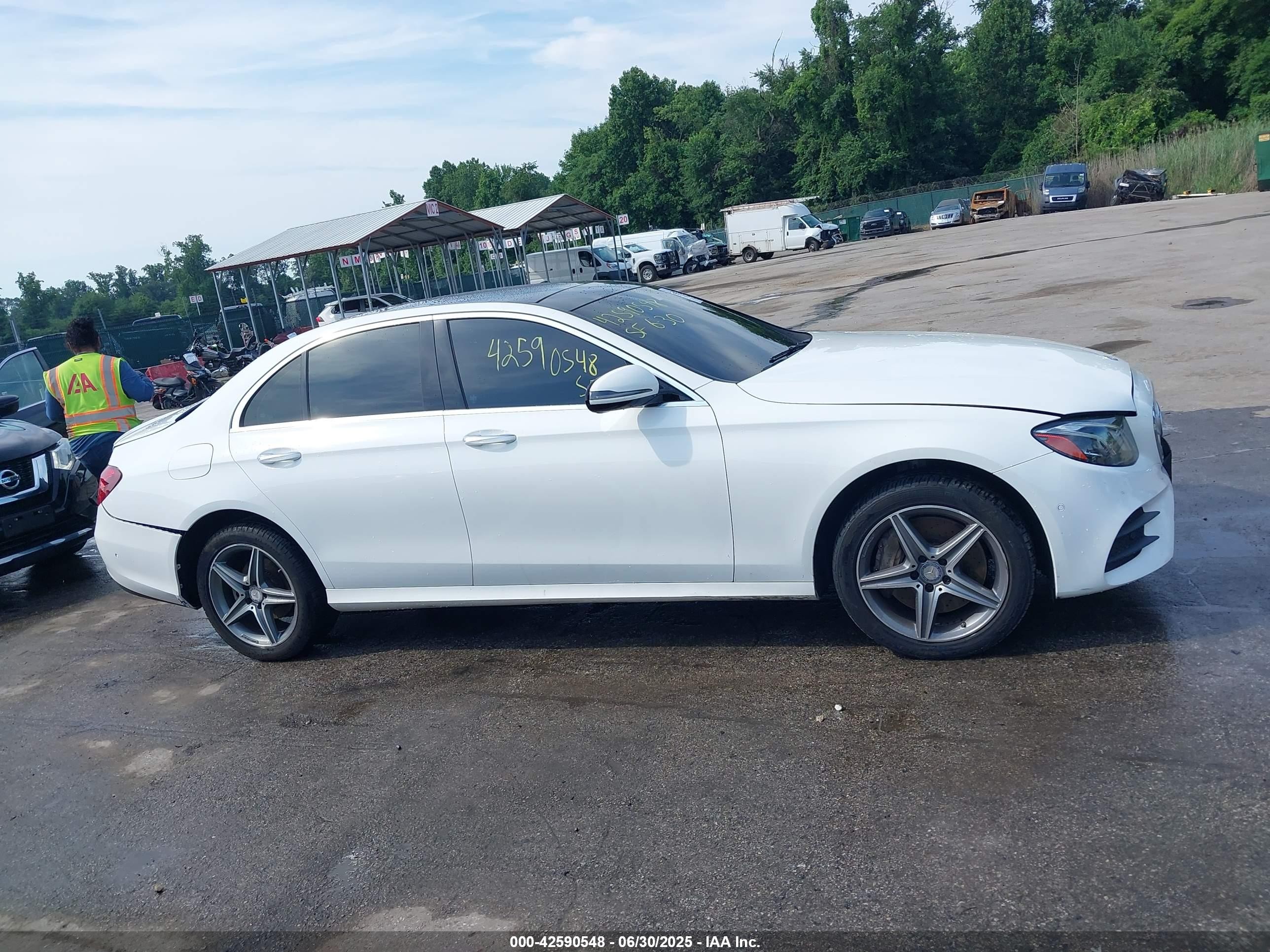 2017 Mercedes-benz E 300 4matic White vin: WDDZF4KB4HA070513