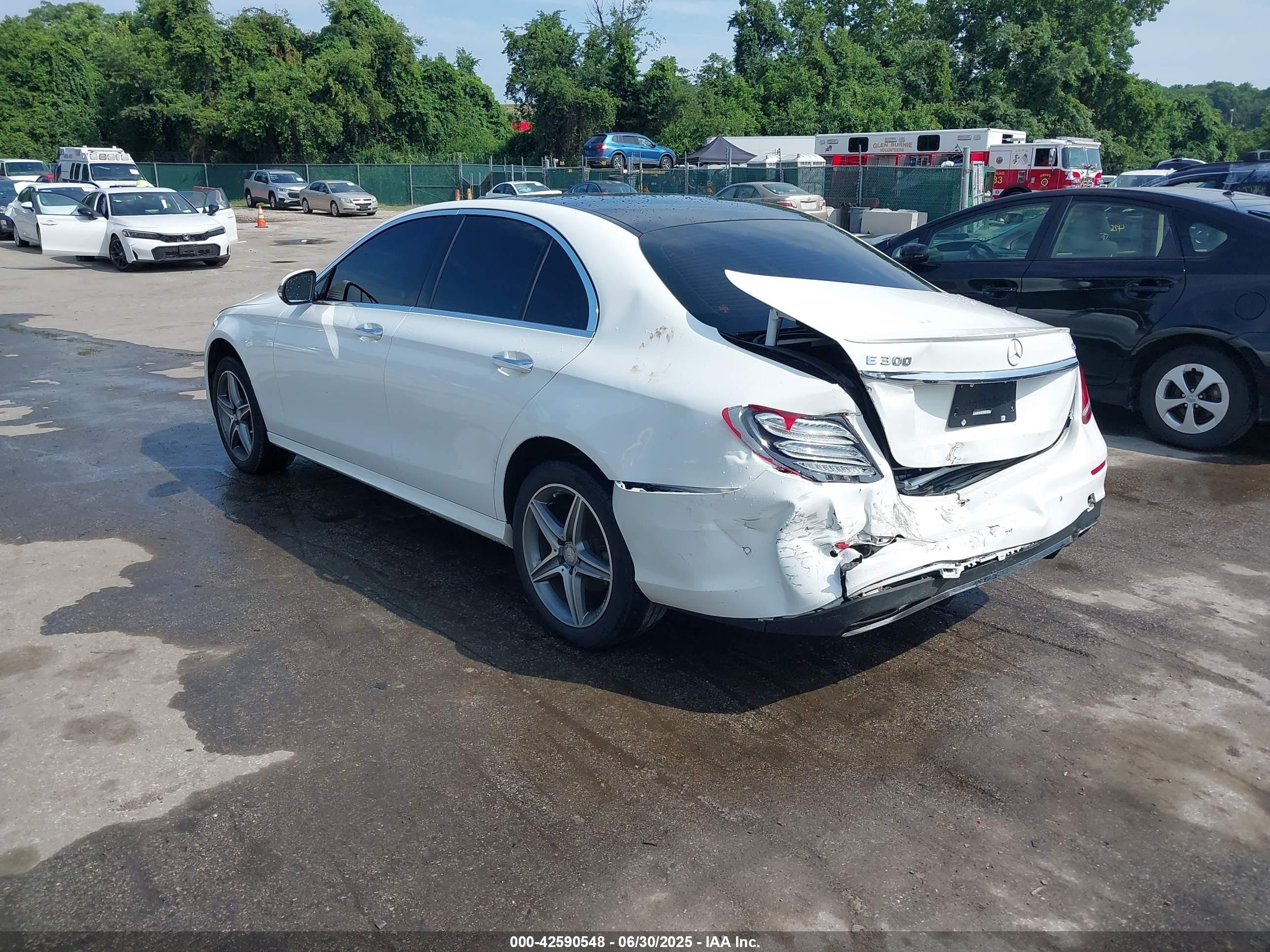 2017 Mercedes-benz E 300 4matic White vin: WDDZF4KB4HA070513