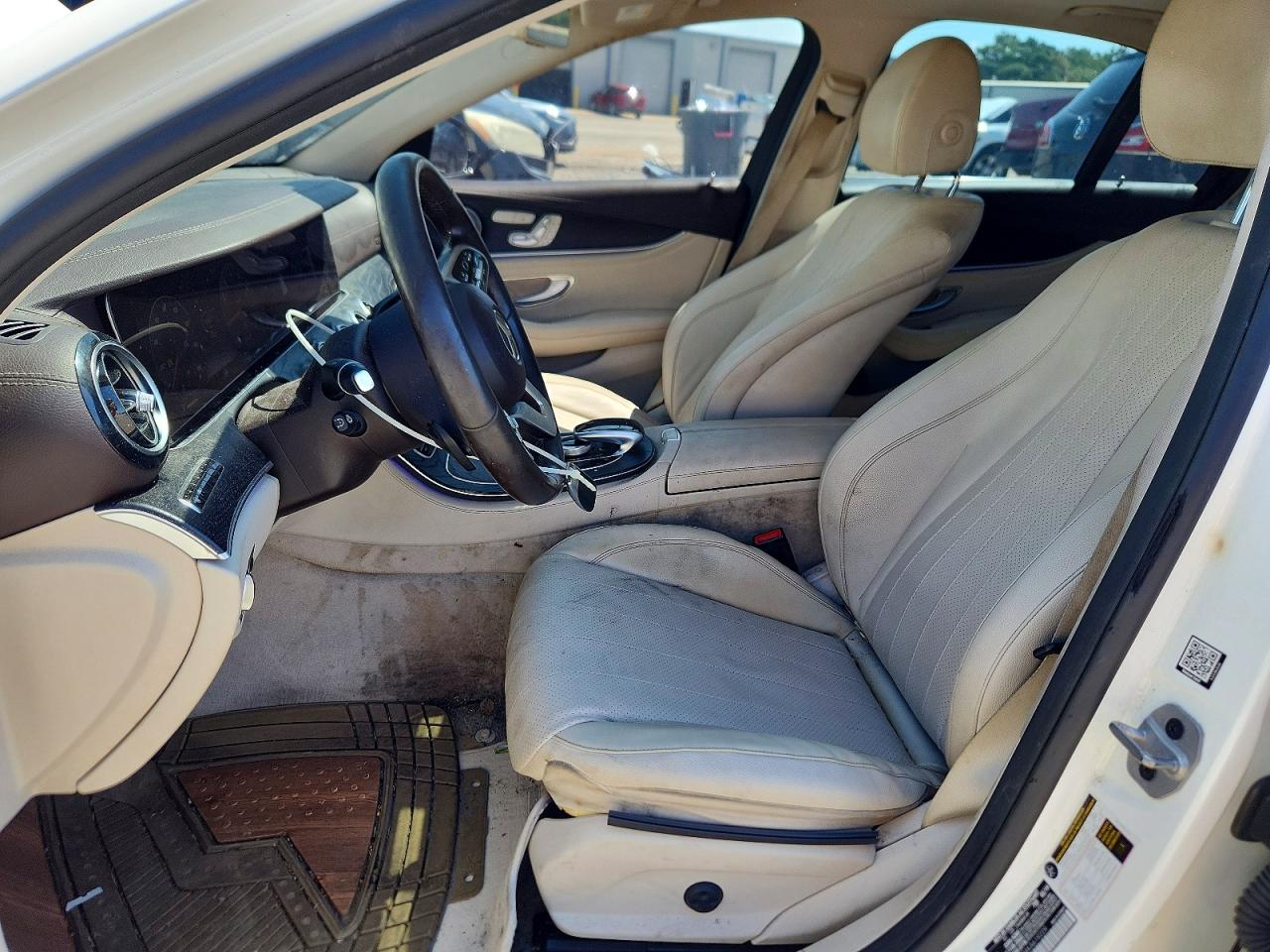 2019 Mercedes-benz E 300 4matic Белый vin: WDDZF4KB4KA619229