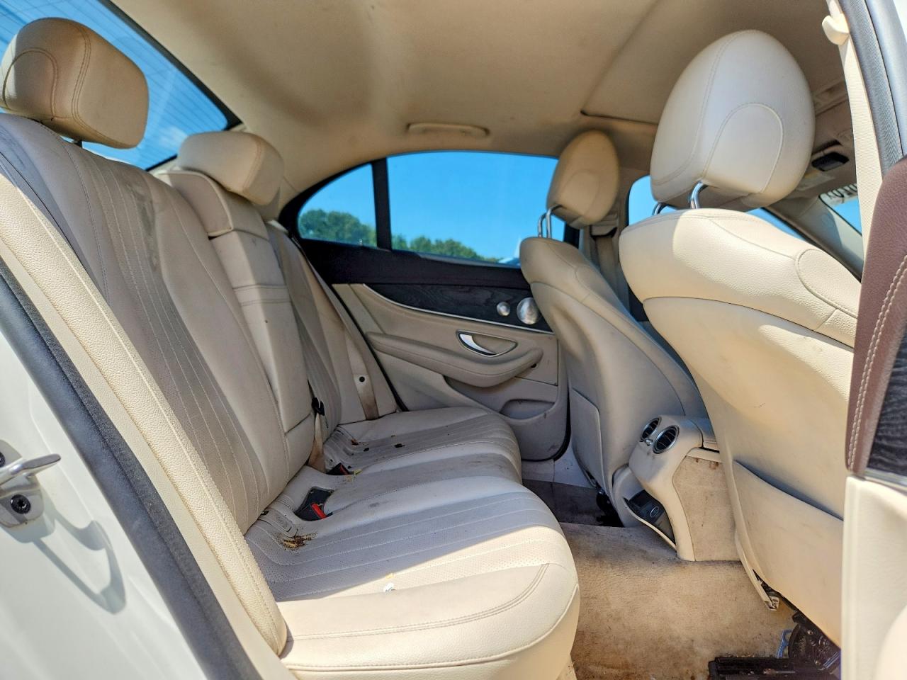 2019 Mercedes-benz E 300 4matic Белый vin: WDDZF4KB4KA619229